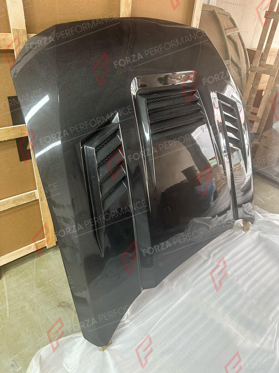 CARBON HOOD BONNET for FORD MUSTANG VII S650 2024+

Set includes:
Hood Bonnet

Material: Carbon

NOTE: Professional installation is required.