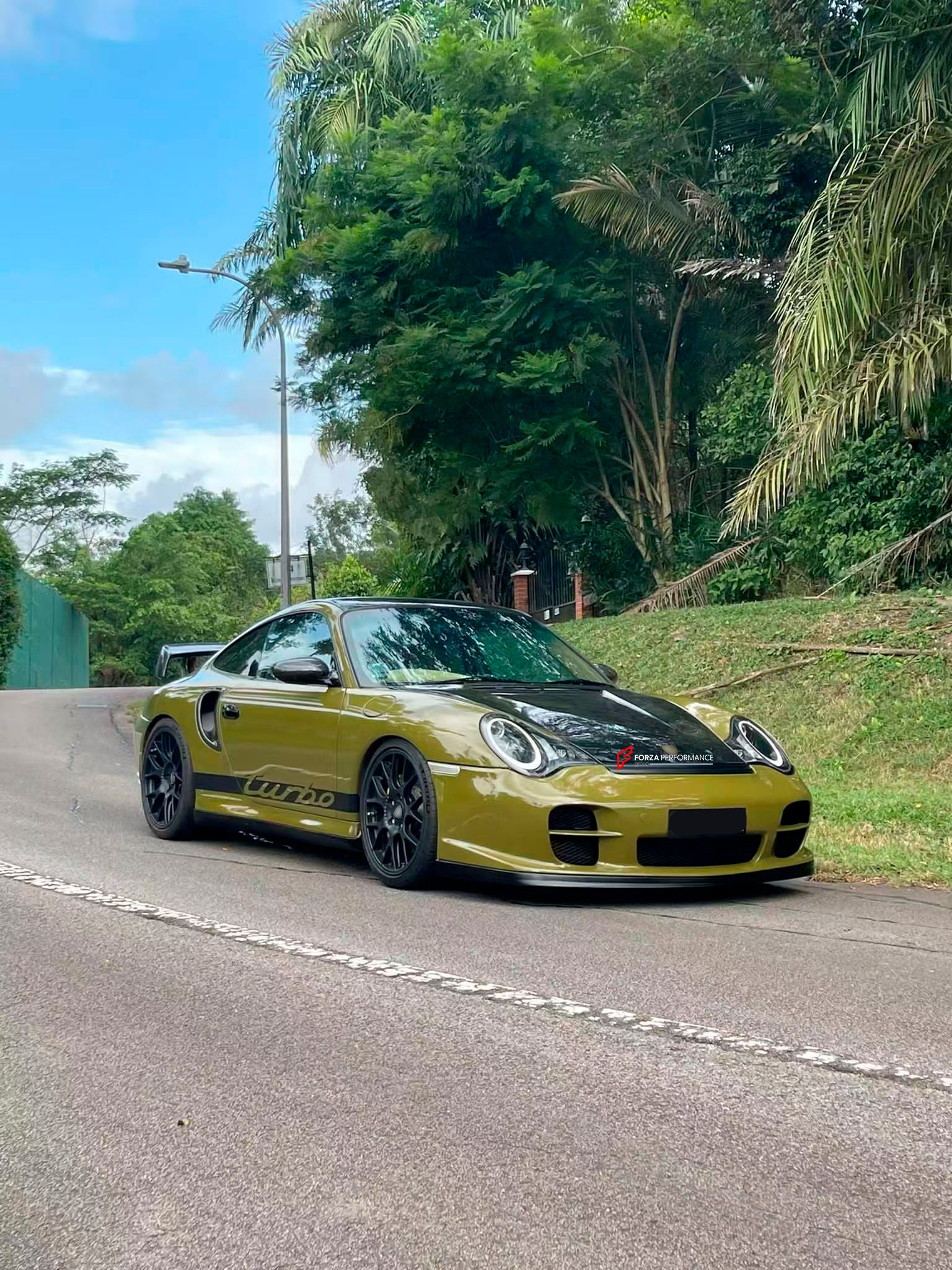 CARBON HOOD BONNET for PORSCHE 996 GT3 RS 2004

Set includes:&nbsp;

Hood / Bonnet

Material: Carbon

Note: Professional installation is required.

Why “Contact Us for Pricing”?

We don’t display fixed prices because our goal is to offer you the most competitive deal possible. Product costs often decrease over time, and by requesting a quote, you’ll receive our most up-to-date price on market.

SECURED PAYMENT METHODS&nbsp;
PayPal (+4.4% fee)
Visa / Mastercard / American Express (through PayPal)

Bank Wire 