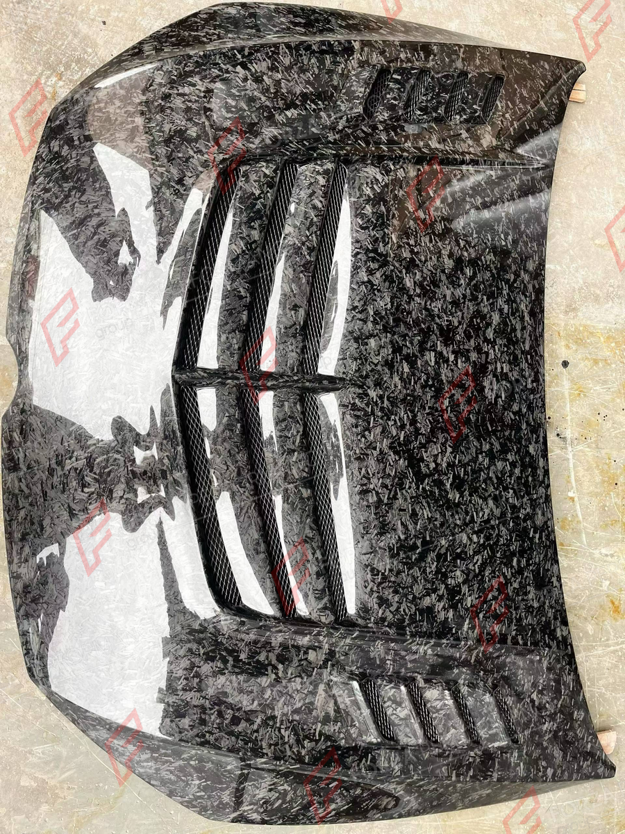 CARBON HOOD BONNET for VOLKSWAGEN GOLF GTI MK7 2013 - 2020

Set includes:
Hood Bonnet

Material: Carbon

NOTE: Professional installation is required.
