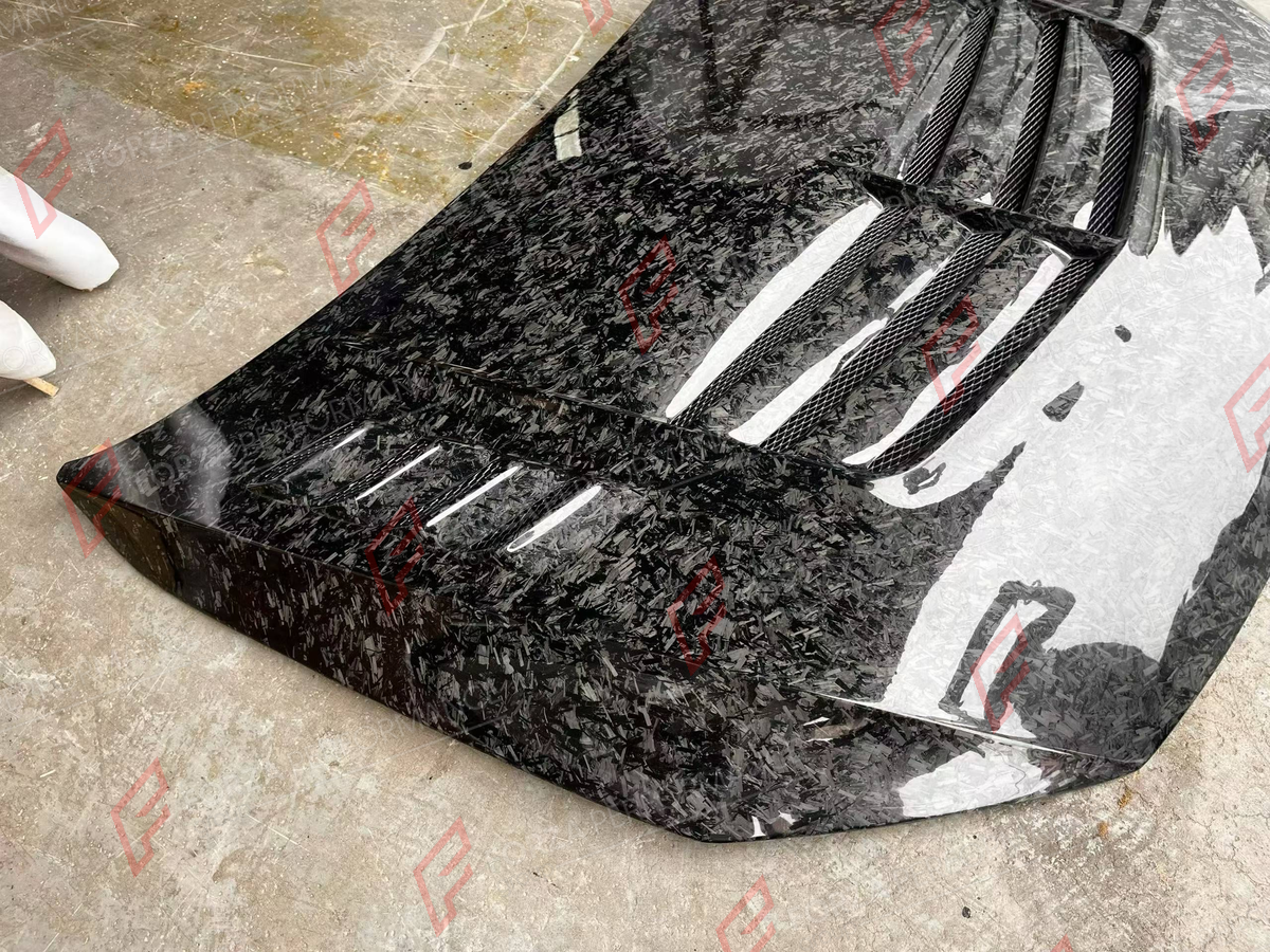 CARBON HOOD BONNET for VOLKSWAGEN GOLF GTI MK7 2013 - 2020

Set includes:
Hood Bonnet

Material: Carbon

NOTE: Professional installation is required.