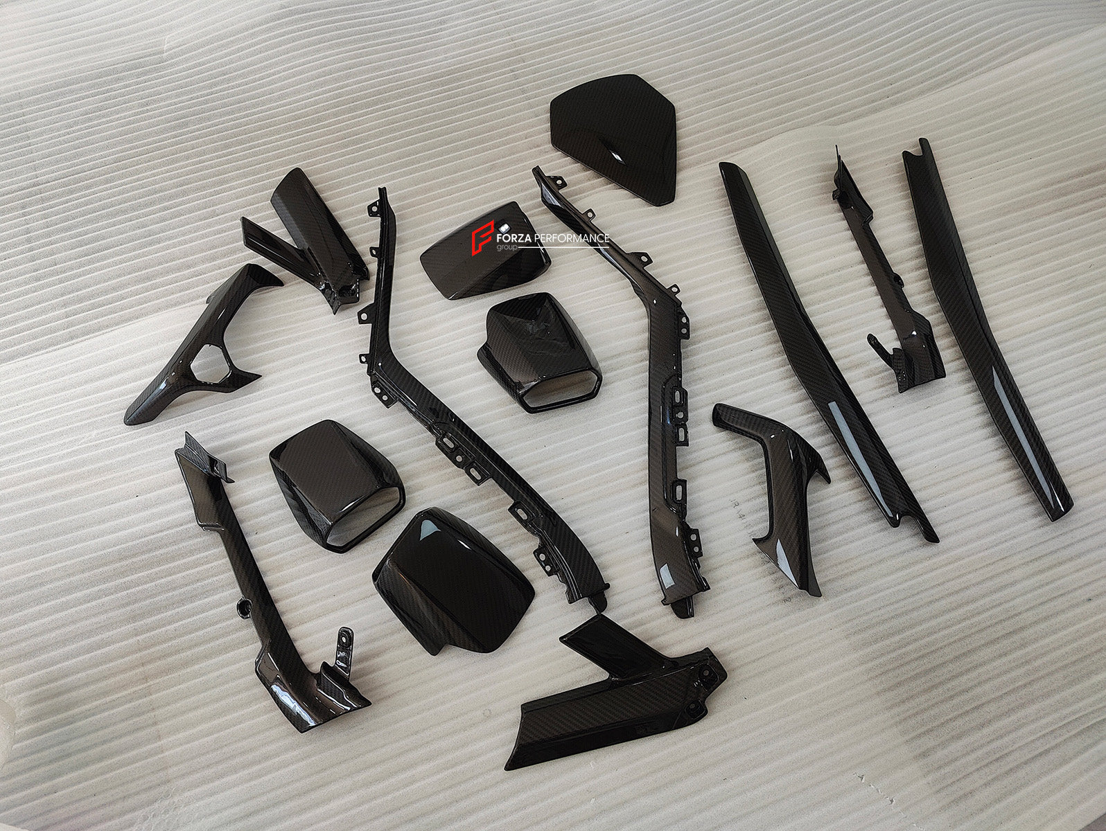 CARBON INTERIOR TRIM KIT COVERS for LAMBORGHINI HURACAN LP580 LP610 LP640 EVO 2014+  Set includes:  Dashboard Trim Cover Center Console Trim Cover Air Conditioning Covers Door Sills Shift Paddles