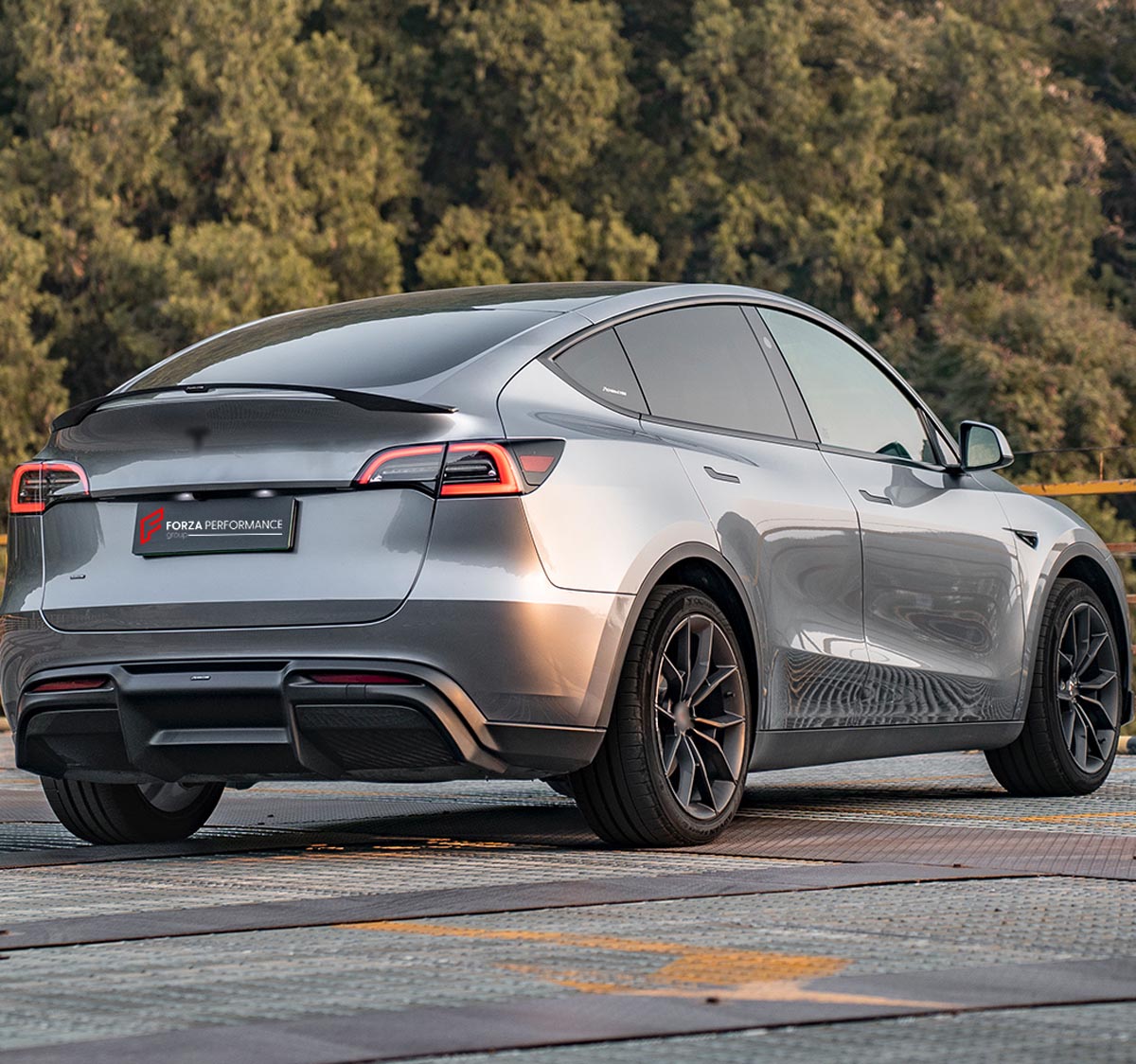 CARBON REAR DIFFUSER for TESLA MODEL Y 2020 - 2025
Set includes:

Rear Diffuser
Material: Carbon

NOTE: Professional installation is required.