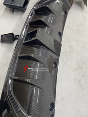 CARBON REAR DIFFUSER WITH EXHAUST TIPS for LAND ROVER RANGE ROVER SPORT SV L461 2023+ custom fit Mansory Style
Set includes:

Rear Diffuser
Exhaust Tips
Material: Carbon

Note: Professional installation is required.