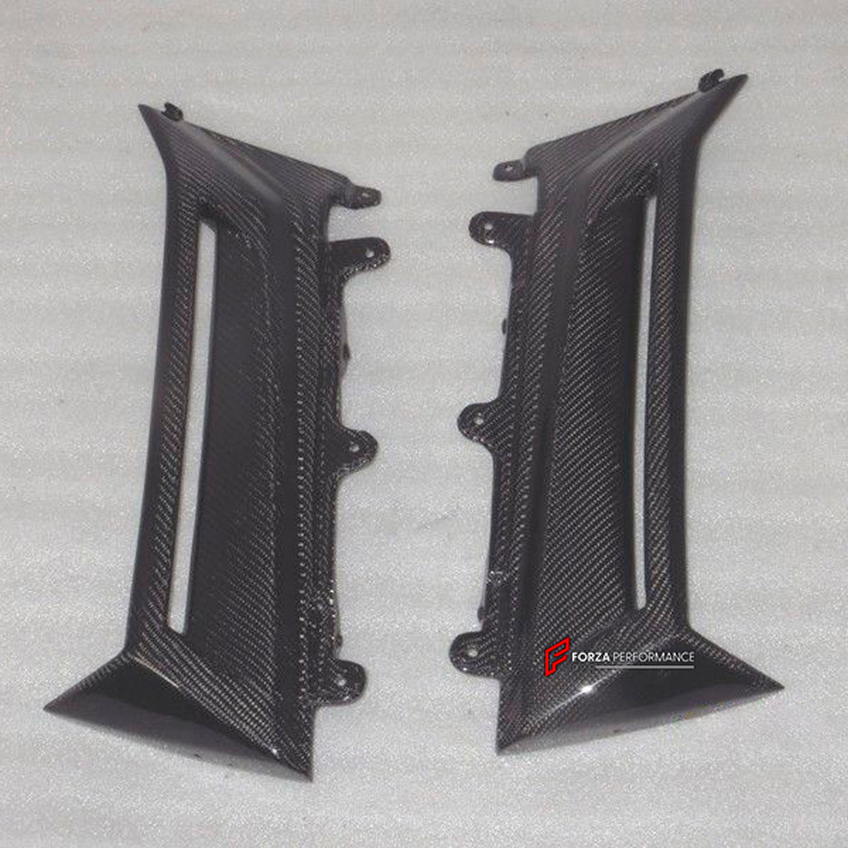 Carbon Rear Fender Air Scoop for Lamborghini Aventador LP700 VF008V 2012 - 2015
Set includes:

Rear Fender Air Scoop
Material: Carbon

NOTE: Professional installation is required.