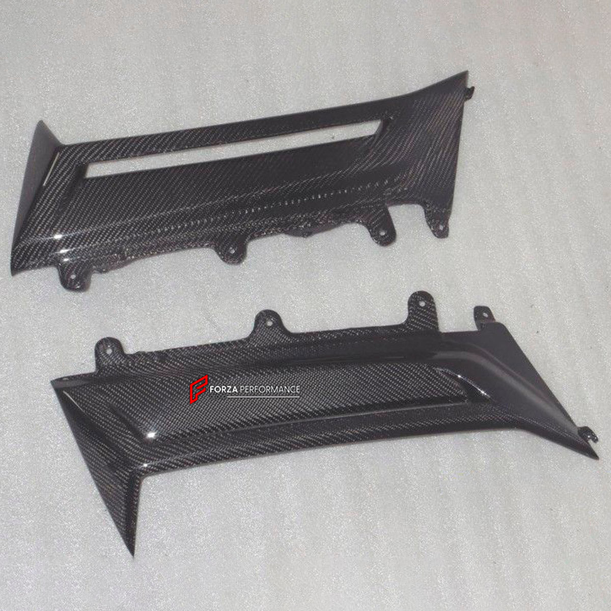 Carbon Rear Fender Air Scoop for Lamborghini Aventador LP700 VF008V 2012 - 2015
Set includes:

Rear Fender Air Scoop
Material: Carbon

NOTE: Professional installation is required.