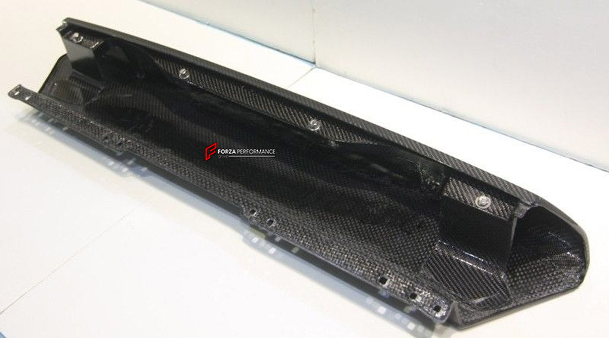 Carbon Rear Spoiler for Lamborghini Huracan LP580 LP610
Set includes:

Rear Spoiler
Material: Carbon

NOTE: Professional installation is required.