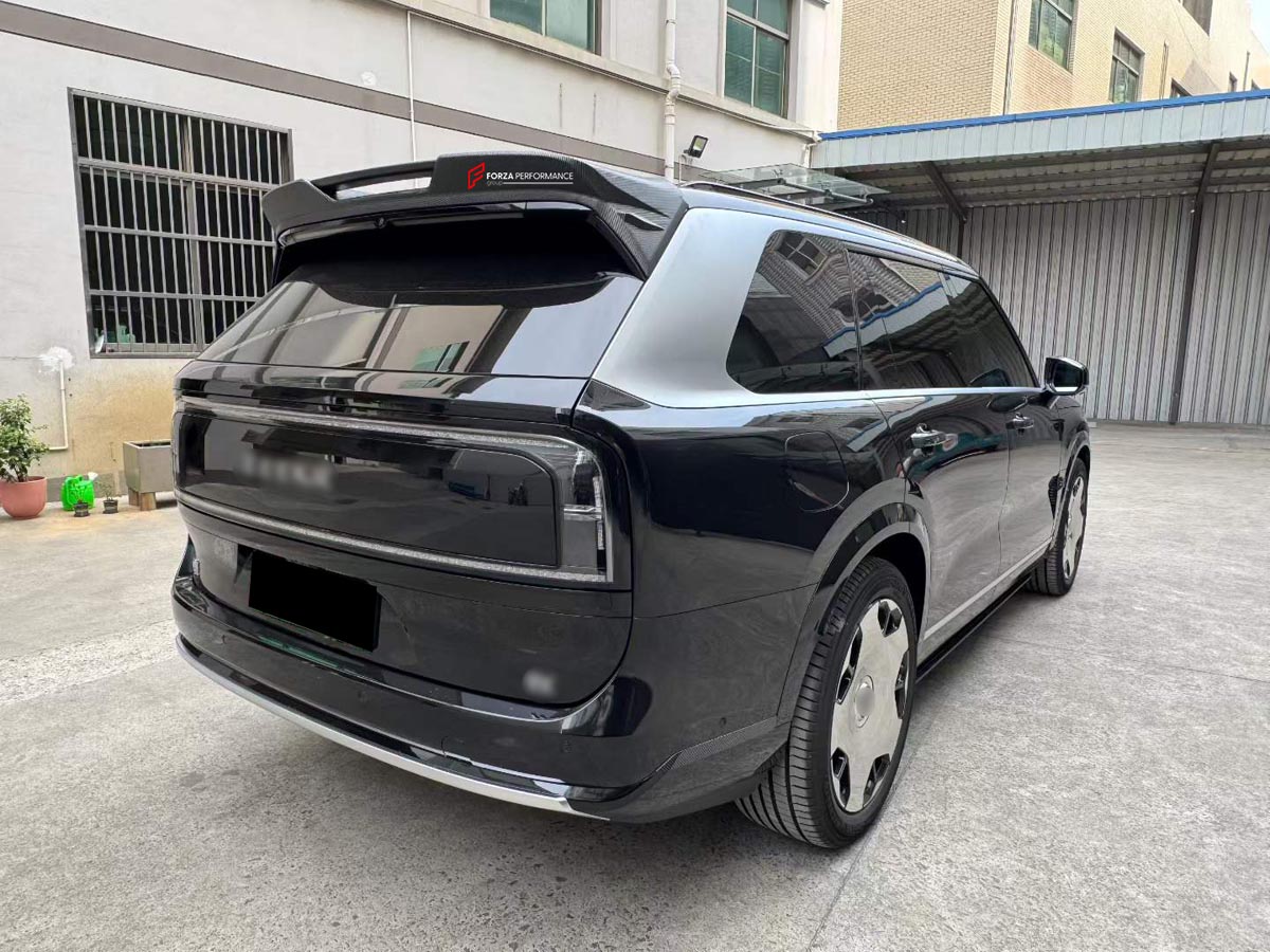 CARBON ROOF SPOILER AND REAR MIDDLE SPOILER for ZEEKR 9X 2025+
Set includes:

Roof Spoiler
Rear Middle Spoiler
Material: Carbon

NOTE: Professional installation is required.