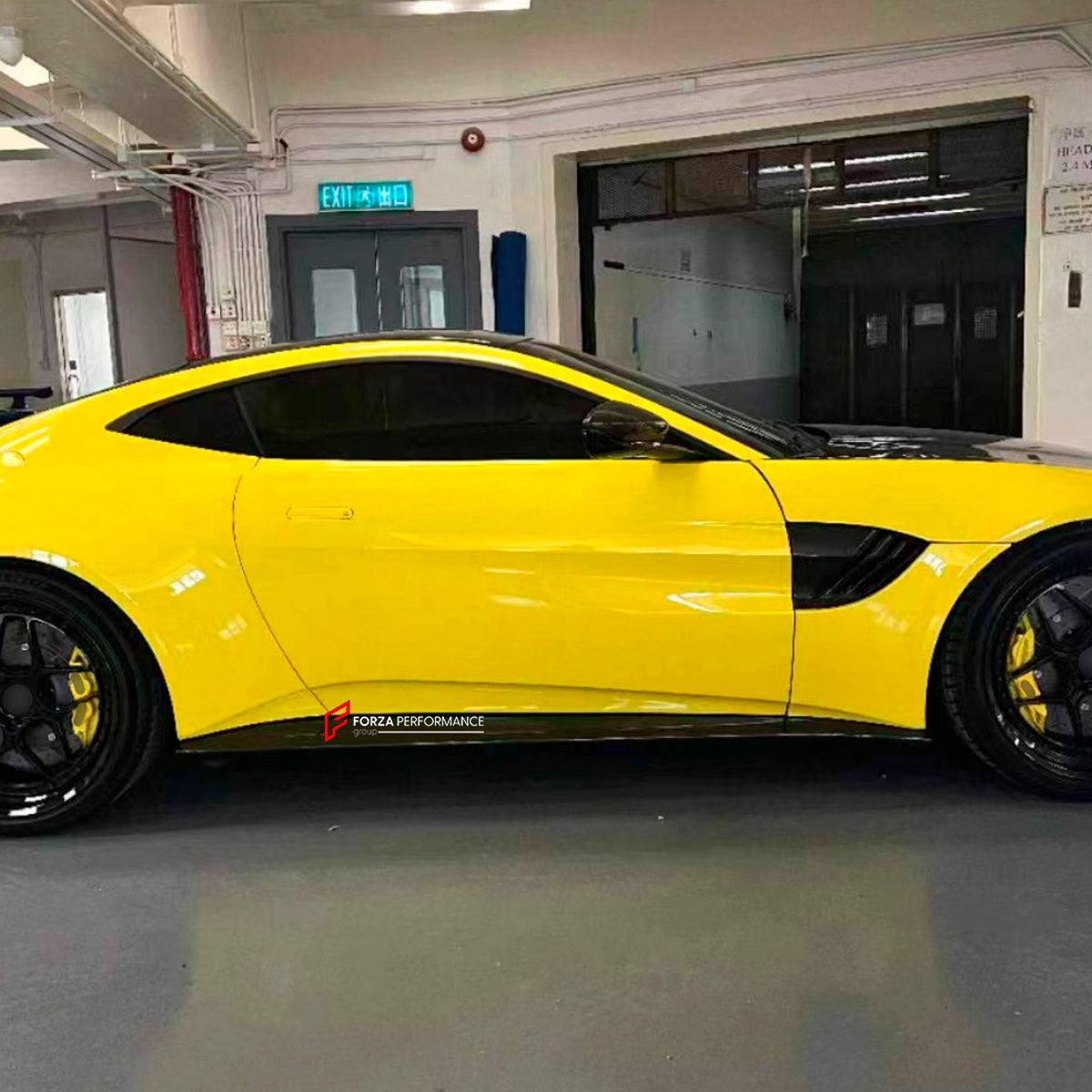 CARBON Side Skirts for Aston Martin Vantage AM6 2018 - 2024
Set includes:

Side Skirts
Material: Carbon

NOTE: Professional installation is required.