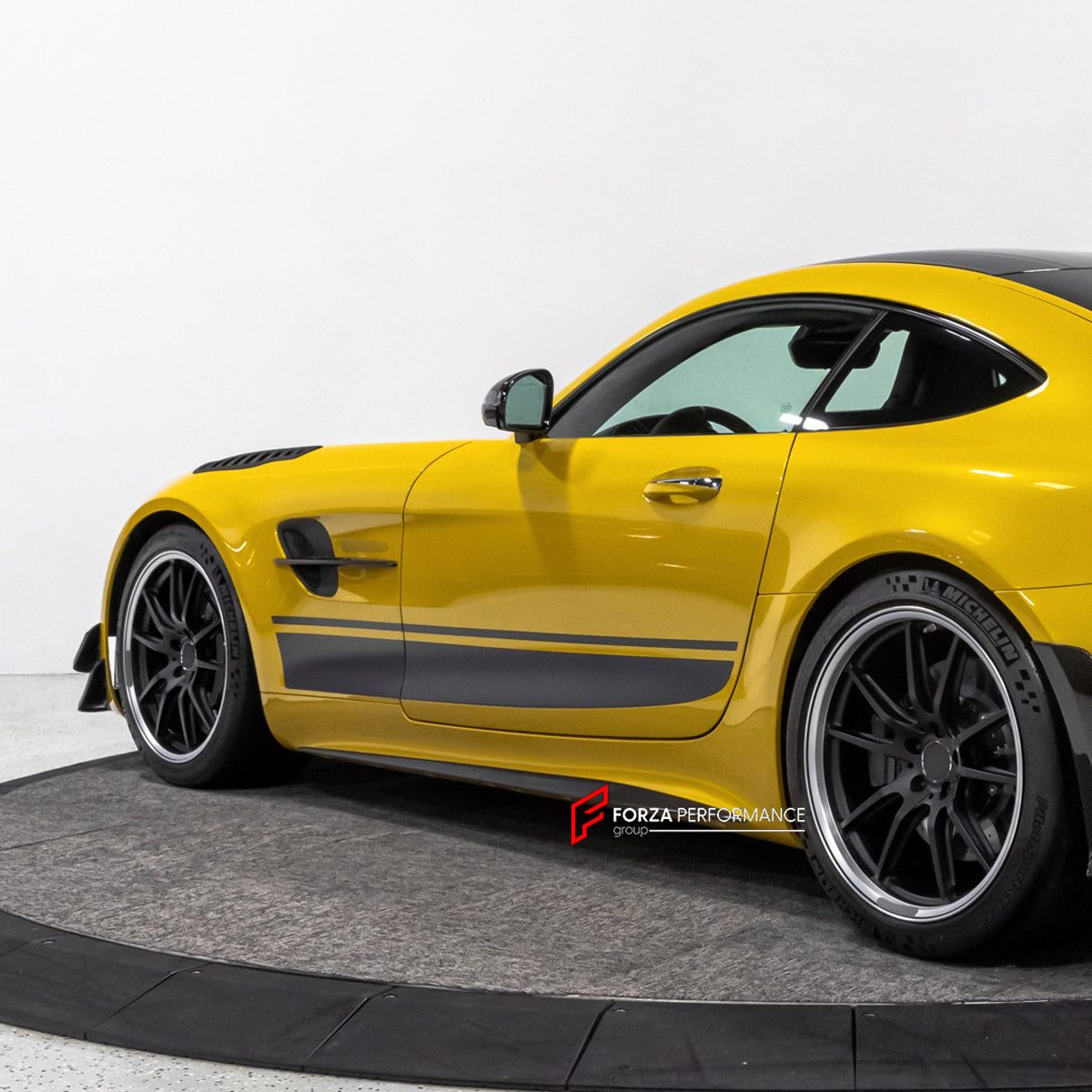 CARBON Side Skirts for Mercedes Benz AMG GTR GTC GTS Coupe 2018+
Set includes:

Side Skirts
Material: Carbon

NOTE: Professional installation is required.