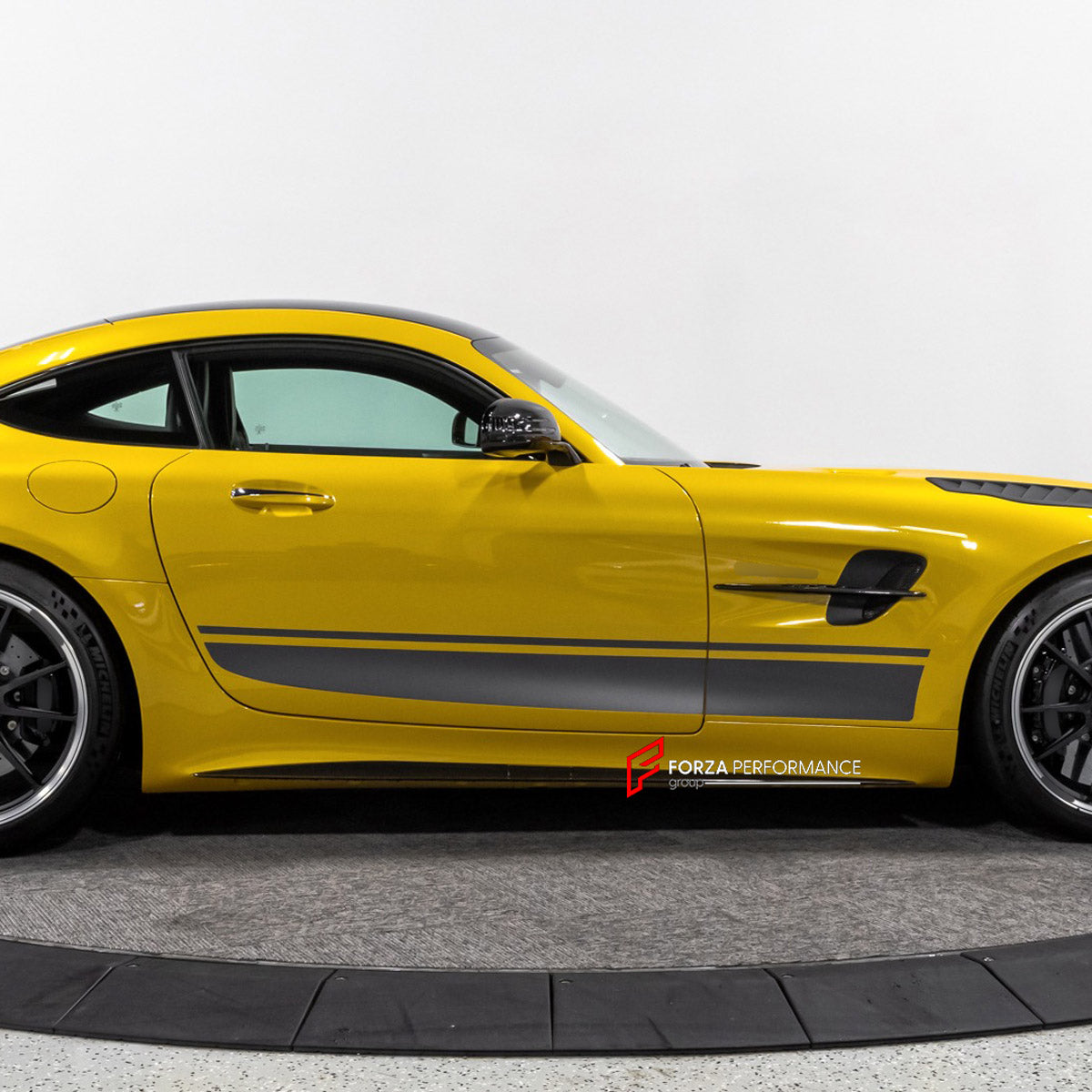 CARBON Side Skirts for Mercedes Benz AMG GTR GTC GTS Coupe 2018+
Set includes:

Side Skirts
Material: Carbon

NOTE: Professional installation is required.