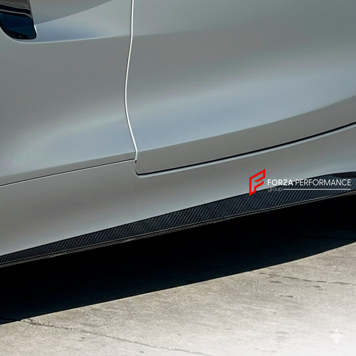 CARBON Side Skirts for Mercedes Benz AMG GTR GTC GTS Coupe 2018+
Set includes:

Side Skirts
Material: Carbon

NOTE: Professional installation is required.