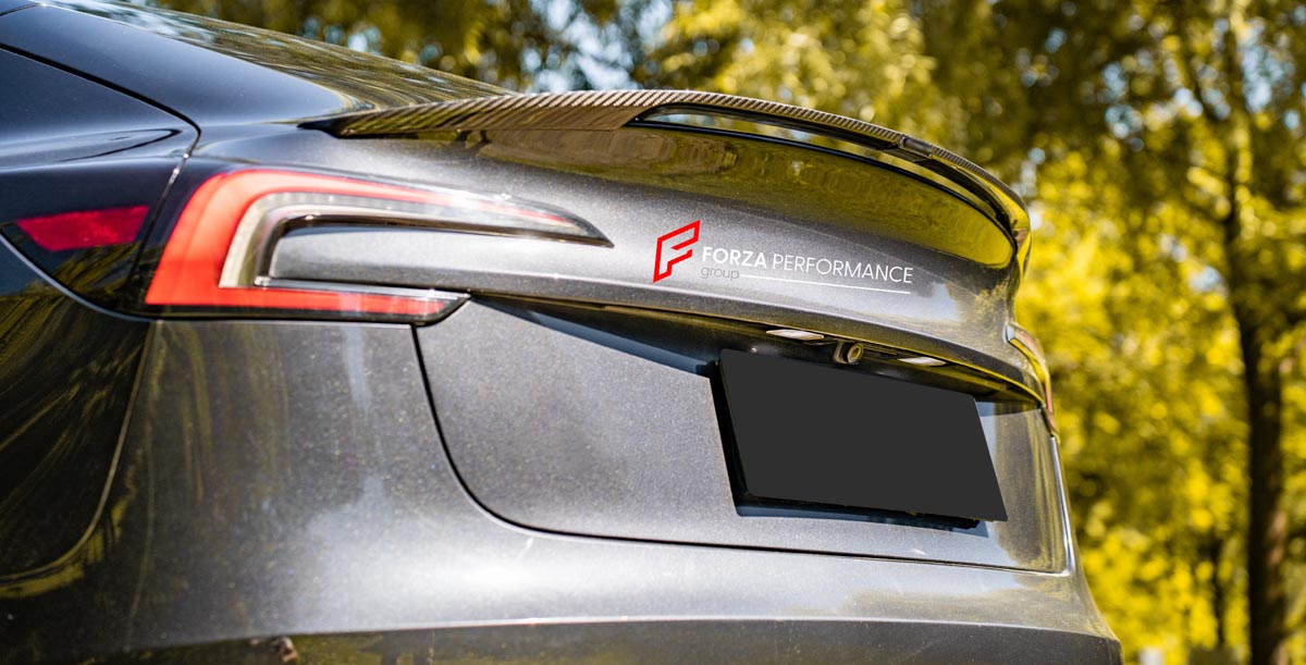 Carbon Spoiler for TESLA MODEL 3 FACELIFT 2023+
Set includes:

Spoiler
Material: Carbon

NOTE: Professional installation is required.