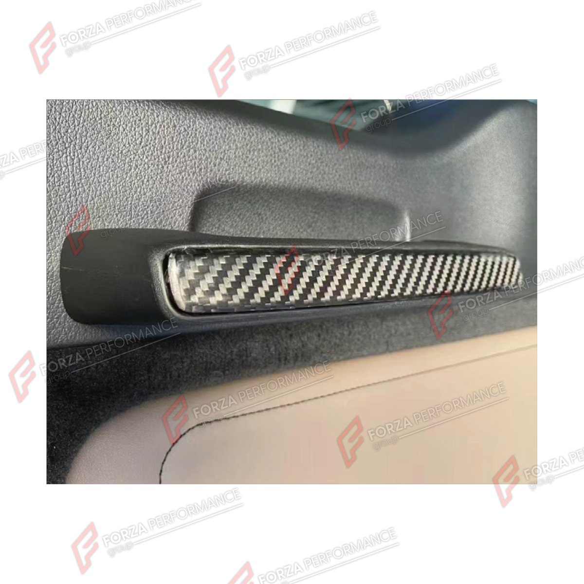 CARBON TAILGATE DOOR HANDLE COVER for MERCEDES-BENZ G-CLASS W465 G63 G450D G500 G550 2025+

Set includes:
Tailgate Door Handle Cover

Material: Carbon

NOTE: Professional installation is required.