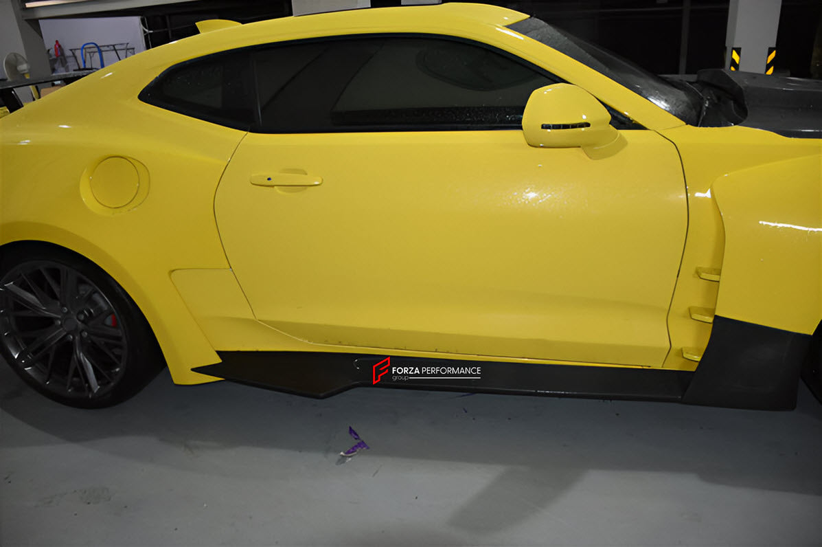 CARBON WIDE BODY KIT for CHEVROLET CAMARO VI 2019 - 2024

Set Include:

Front Lip
Front Bumper
Front Bumper Fins
Hood Bonnet
Fenders
Side Skirts
GT Wing Spoiler
Rear Diffuser
Rear Bumper
Material: Carbon

Note: Professional installation is required.