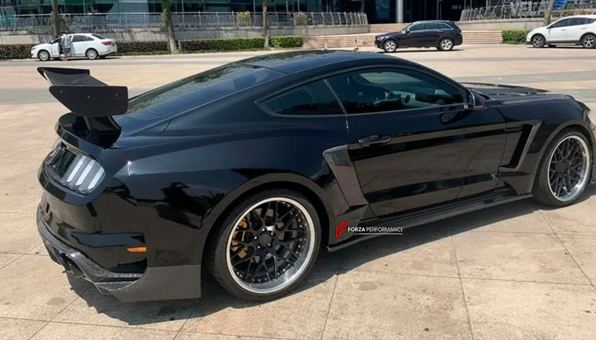 CARBON WIDE BODY KIT for FORD MUSTANG SHELBY GT500 III 2020 - 2023

Set Include:

Front Lip
Front Bumper
Hood Bonnet
Fenders
Side Skirts
GT Wing Spoiler
Rear Diffuser
Material: Carbon

Note: Professional installation is required.