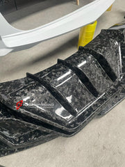 CARBON WIDE BODY KIT for LAMBORGHINI URUS SE 2024+ FORZA PERFORMANCE custom fit Mansory Style

Set includes:
Front Lip
Front Bumper Assembly
Hood Bonnet
Fender Flares
Side Mirror Covers
Side Skirts
Rear Bumper Assembly
Rear Diffuser

Material: Carbon

NOTE: Professional installation is required.
