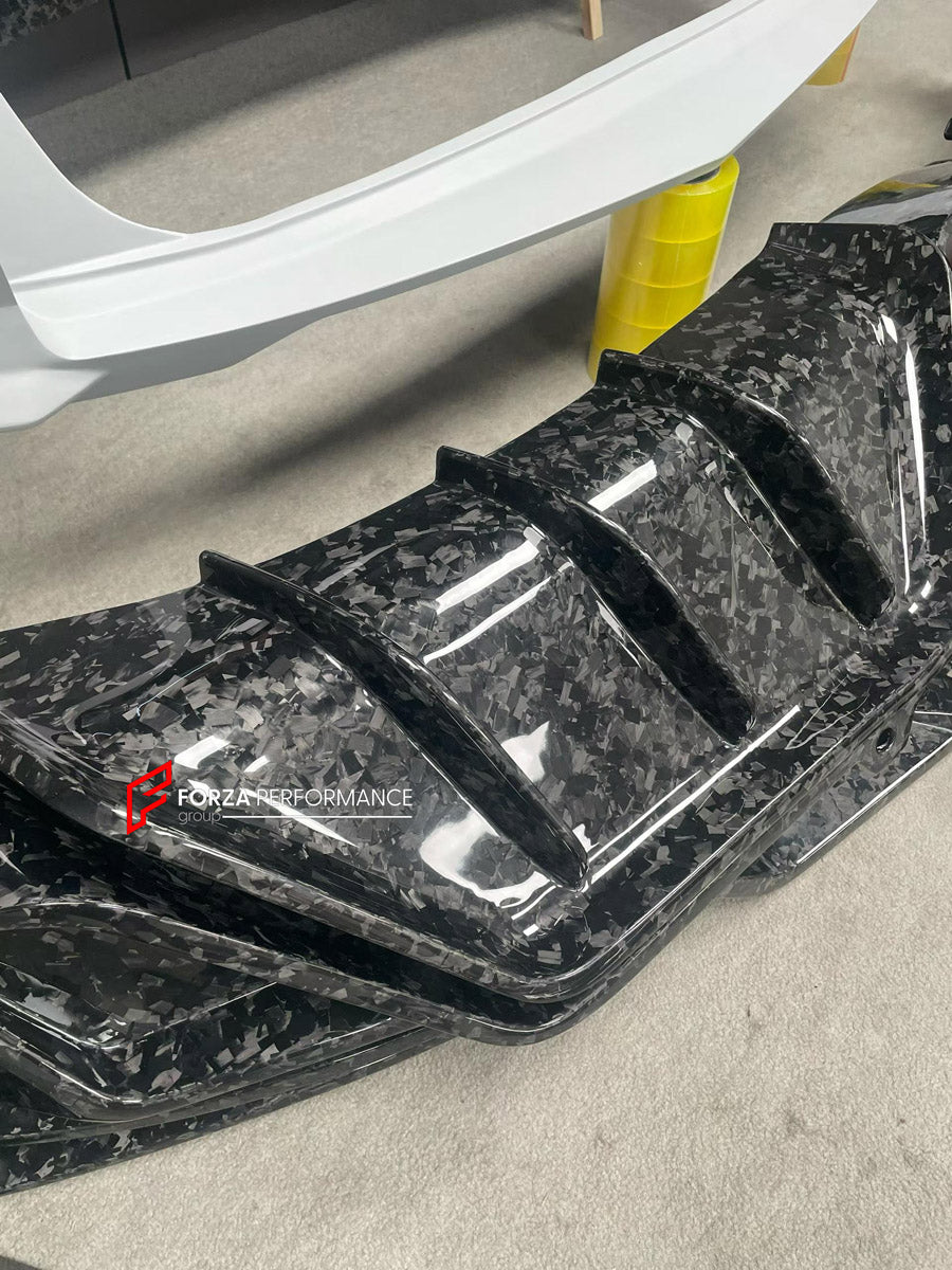 CARBON WIDE BODY KIT for LAMBORGHINI URUS SE 2024+ FORZA PERFORMANCE custom fit Mansory Style

Set includes:
Front Lip
Front Bumper Assembly
Hood Bonnet
Fender Flares
Side Mirror Covers
Side Skirts
Rear Bumper Assembly
Rear Diffuser

Material: Carbon

NOTE: Professional installation is required.