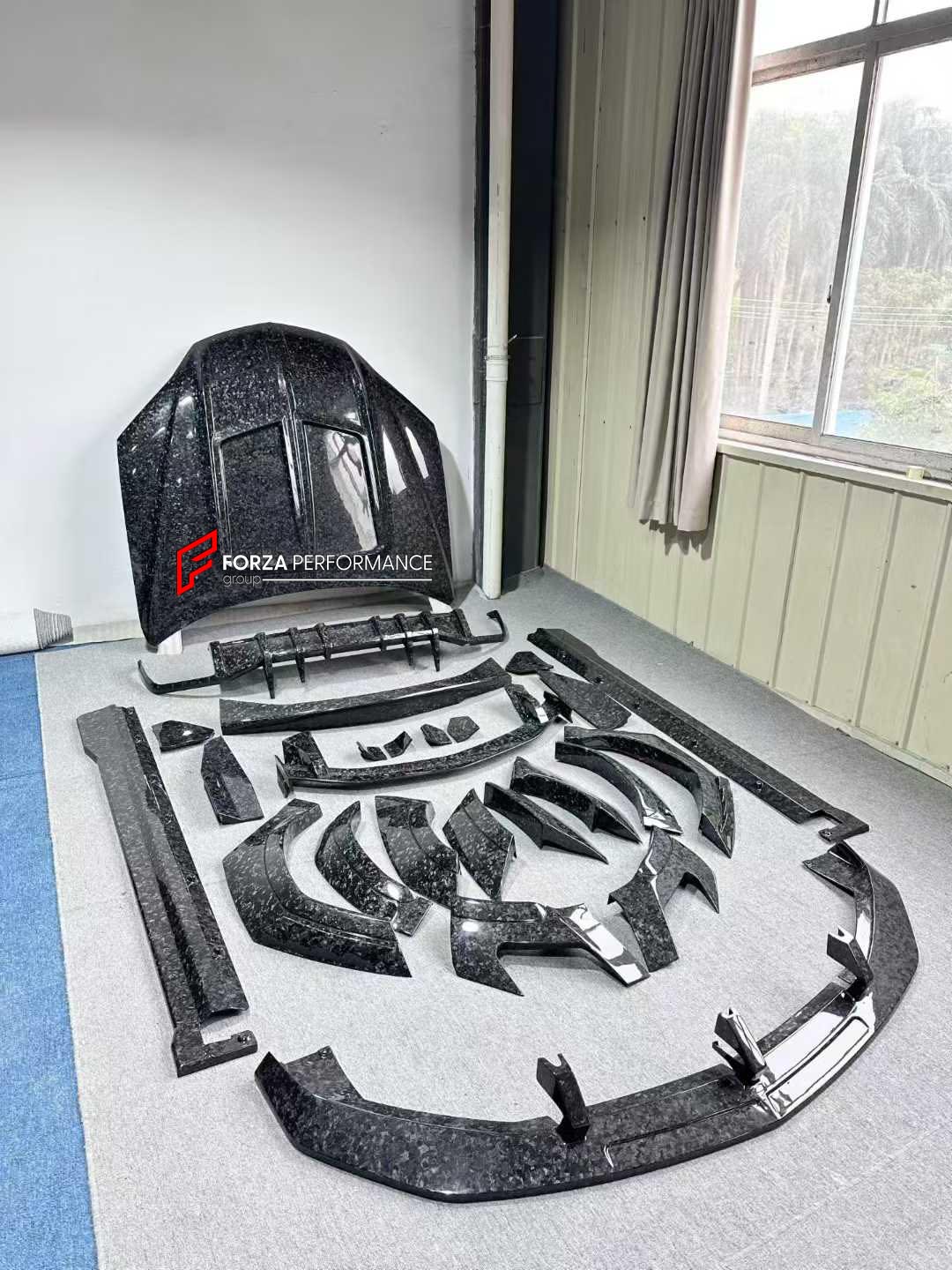 CARBON WIDE BODY KIT for LAMBORGHINI URUS SE FACELIFT 2025+ FORZA PERFORMANCE WD style kit