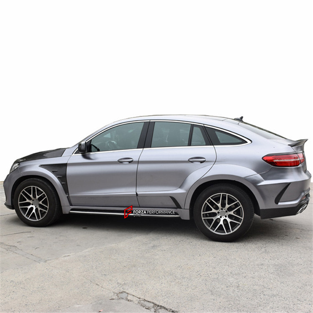 CARBON WIDE BODY KIT for MERCEDES BENZ GLE COUPE C292 2015 - 2020

Set Include:

Front Bumper
Fenders
Side Skirts
Rear Bumper
Material: Carbon

Note: Professional installation is required.