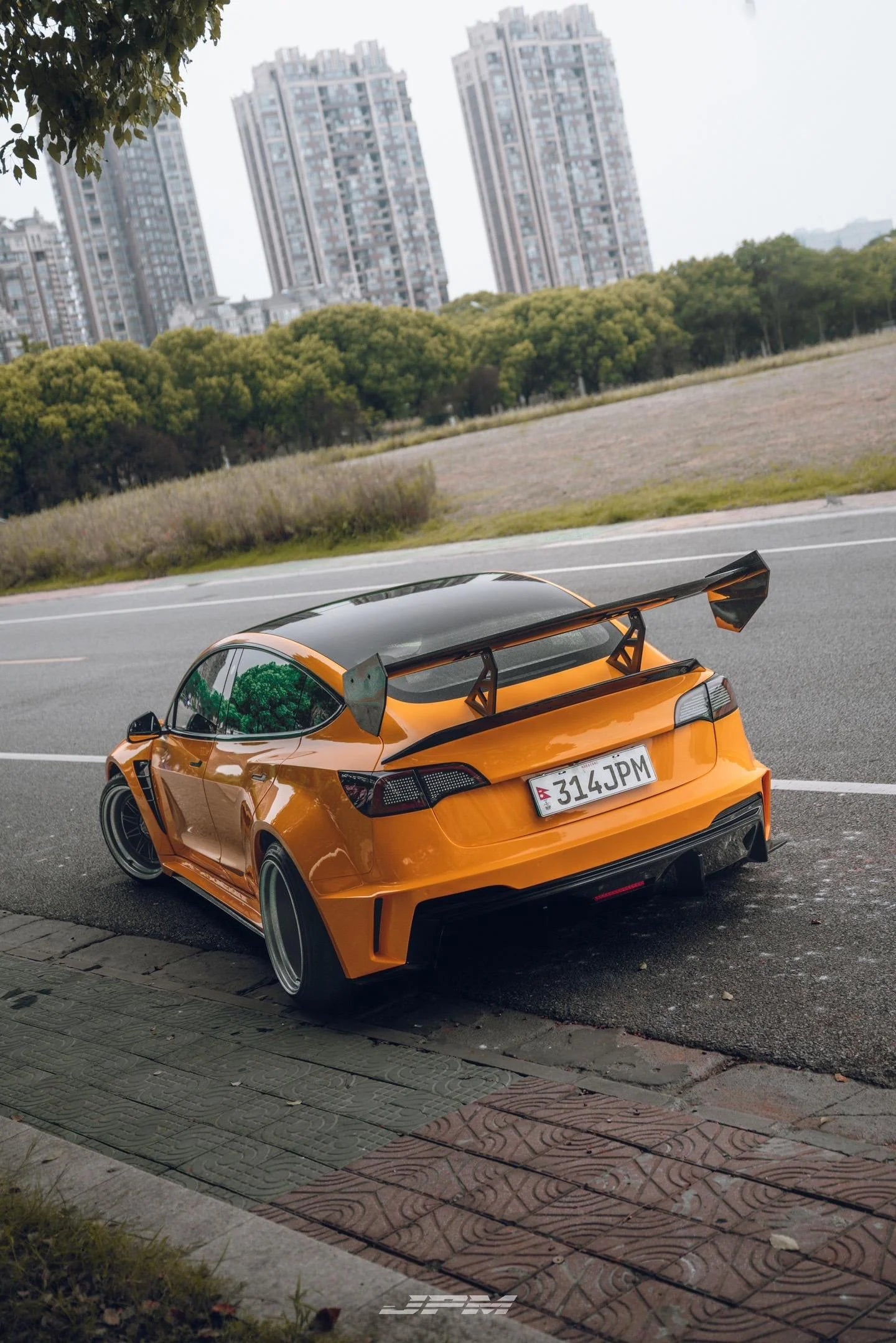 CARBON BODY KIT for TESLA MODEL 3 2017 - 2023

Set includes:

Front Lip
Front Bumper Assembly
Front Bumper Canards
Front Wide Fenders
Hood / Bonnet

Side Skirts

Rear Wide Fenders
Rear Spoiler (3 option)
Rear Bumper
Rear Diffuser

Material:&nbsp;Wet Carbon with Fiberglass

NOTE:&nbsp;Professional installation is required.

Why “Contact Us for Pricing”?

We don’t display fixed prices because our goal is to offer you the most competitive deal possible. Product costs often decrease over time, and by requesting