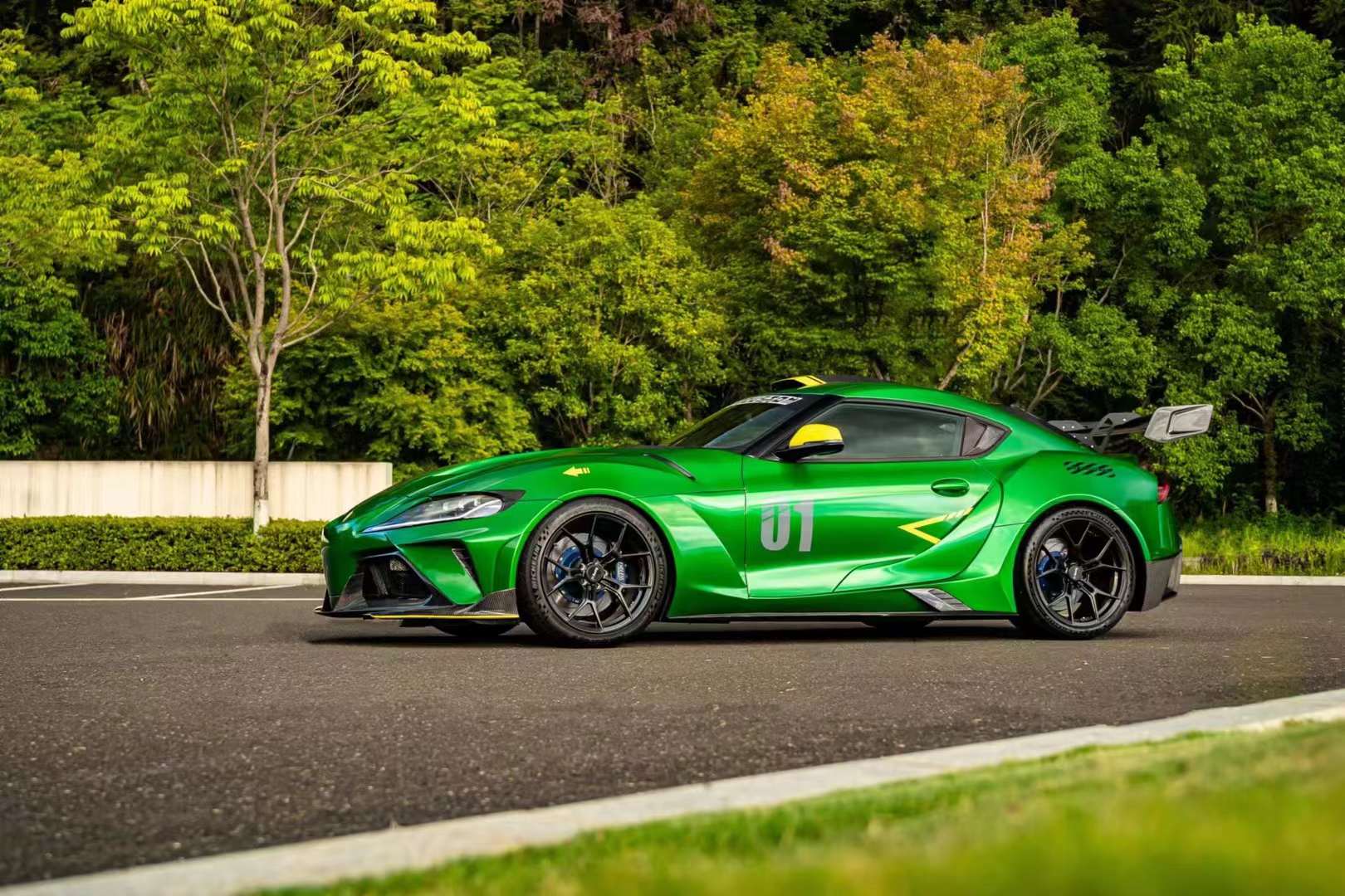 CARBON WIDE BODY KIT for TOYOTA GR SUPRA A90 2019+

Set includes:

Front Lip
Front Bumer Assembly
Hood / Bonnet
Front Fenders
Side Skirts
Rear Fenders
Roof Air Scoop
Rear Window Cover

Rear Wing Spoiler
Rear Bumper
Rear Diffuser

Material: Wet Carbon with Fiberglass

Note: Professional installation is required.

Recommended Wheels size:

Front:&nbsp;19 x 9.5 ET -33 Tire size: 275-35-19

Rear:&nbsp;19 x 11 ET -15 Tire size: 295-30-19

Contact us for pricing.

Why “Contact Us for Pricing”?

We don’t display f