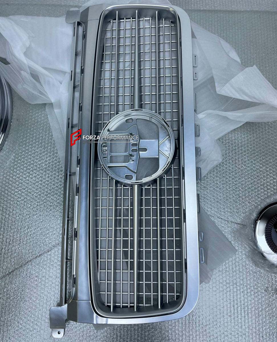 CLASSIC BODY KIT for MERCEDES BENZ G CLASS G63 G550 G500 G450 G350 G580 W465 2024+

Set includes:

Front Bumper Assembly
Front Grille
Fender Flares
Rear Bumper 
Material: Aluminium, Plastic

NOTE: Professional installation is required. Forged Wheels are extra cost