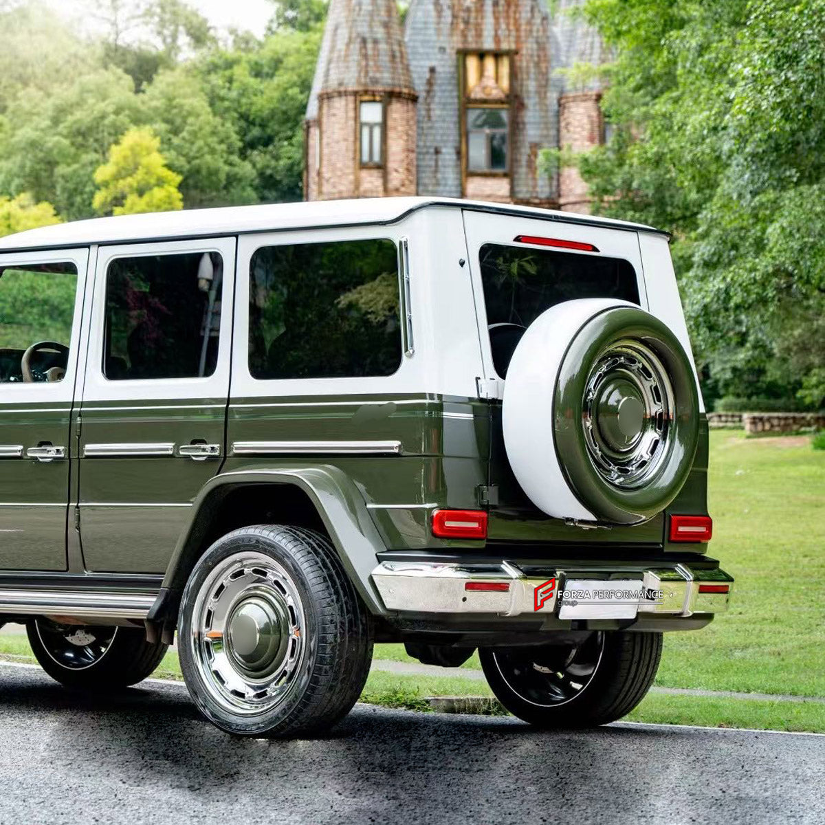 CLASSIC BODY KIT for MERCEDES BENZ G CLASS G63 G550 G500 G450 G350 G580 W465 2024+

Set includes:

Front Bumper Assembly
Front Grille
Fender Flares
Rear Bumper 
Material: Aluminium, Plastic

NOTE: Professional installation is required. Forged Wheels are extra cost
