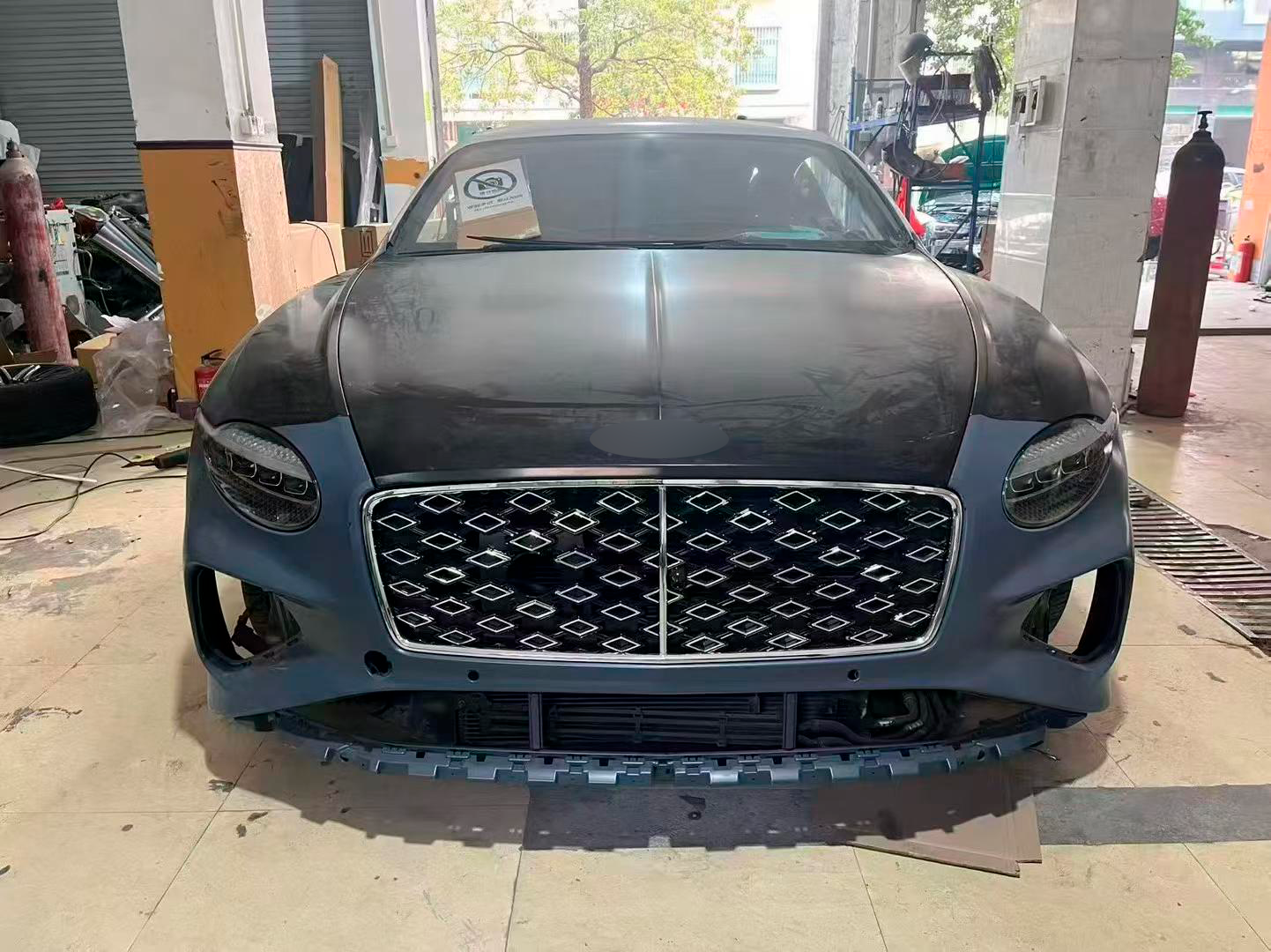 CONVERSION BODY KIT for BENTLEY CONTINENTAL GT 2004 - 2011 upgrade to CONTINENTAL GT 2025+

Set includes:

Front Bumper
Headlights
Front Grille
Front Bumper Meshes
Front Fenders
Doors
Side Skirts
Rear Fenders
Trunk Lid
Rear Bumper
Tail Lights
Exhaust Tips

Note: Professional installation is required.
