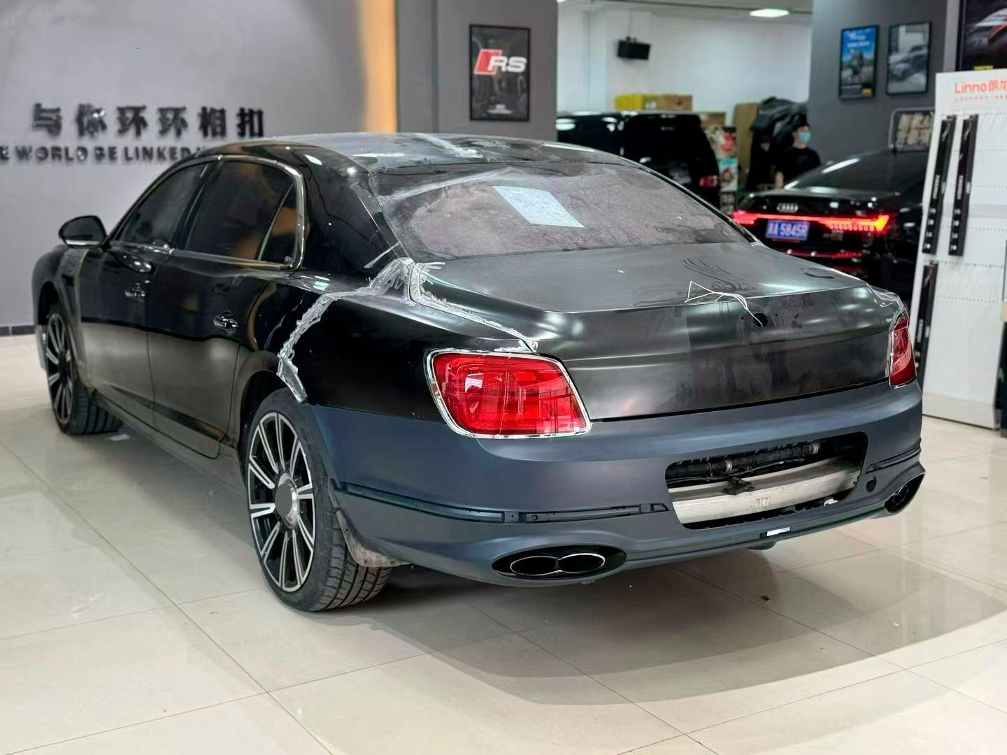 Conversion Body Kit for Bentley Flying Spur 2010 to 2020+  Set include:   Front lip Hood Center Grille Lower mesh Rear bumper Fenders Taillights Headlights Hood Material: Plastic 