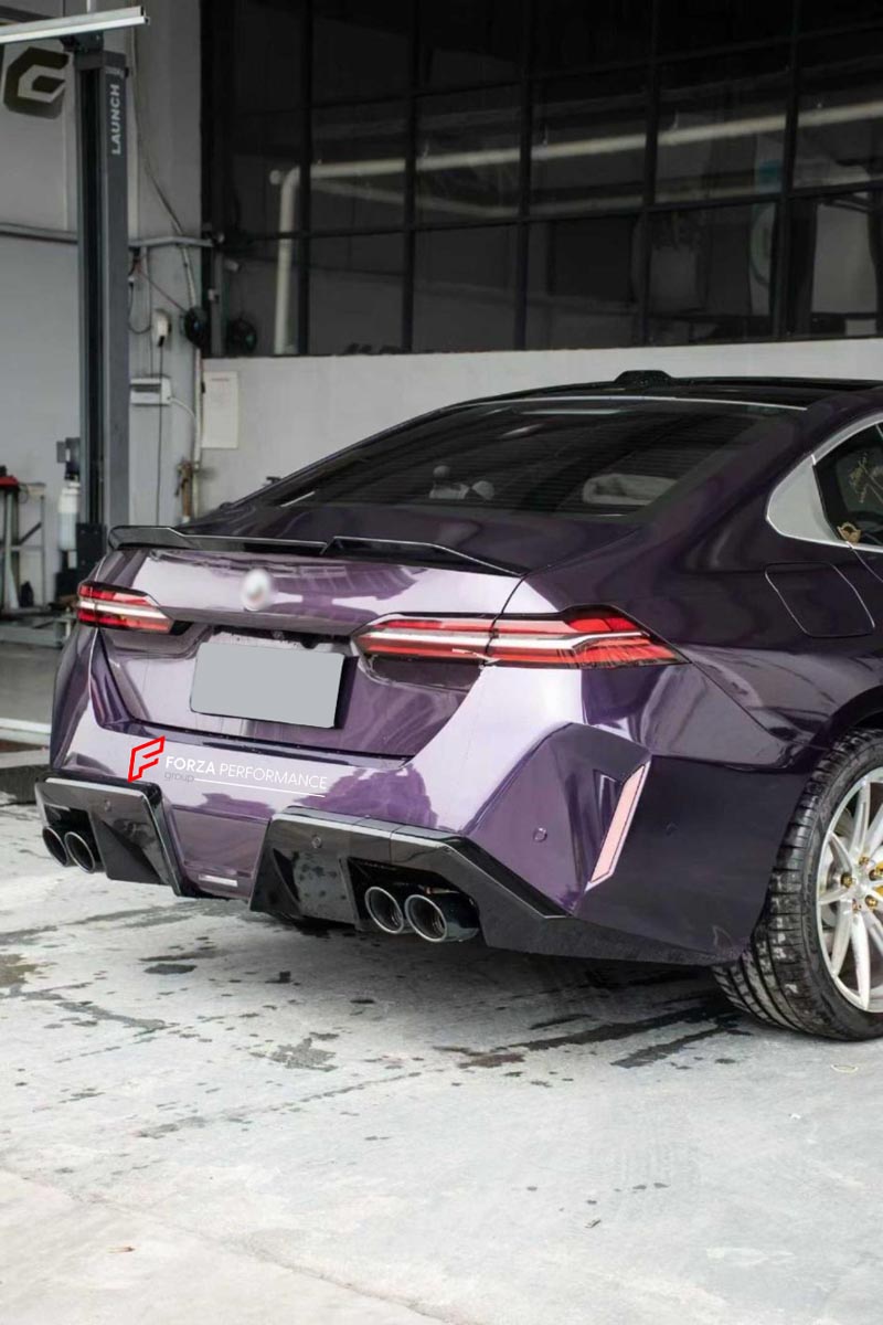 CONVERSION UPGRADE FACELIFT OLD TO NEW BODY KIT for BMW G60/G68 2024+ to M5 G90 2025+ FACELIFT
Set includes:

Front Bumper
Front Grille
Side Skirts
Rear Diffuser
Material: Plastic

NOTE: Professional installation is required.