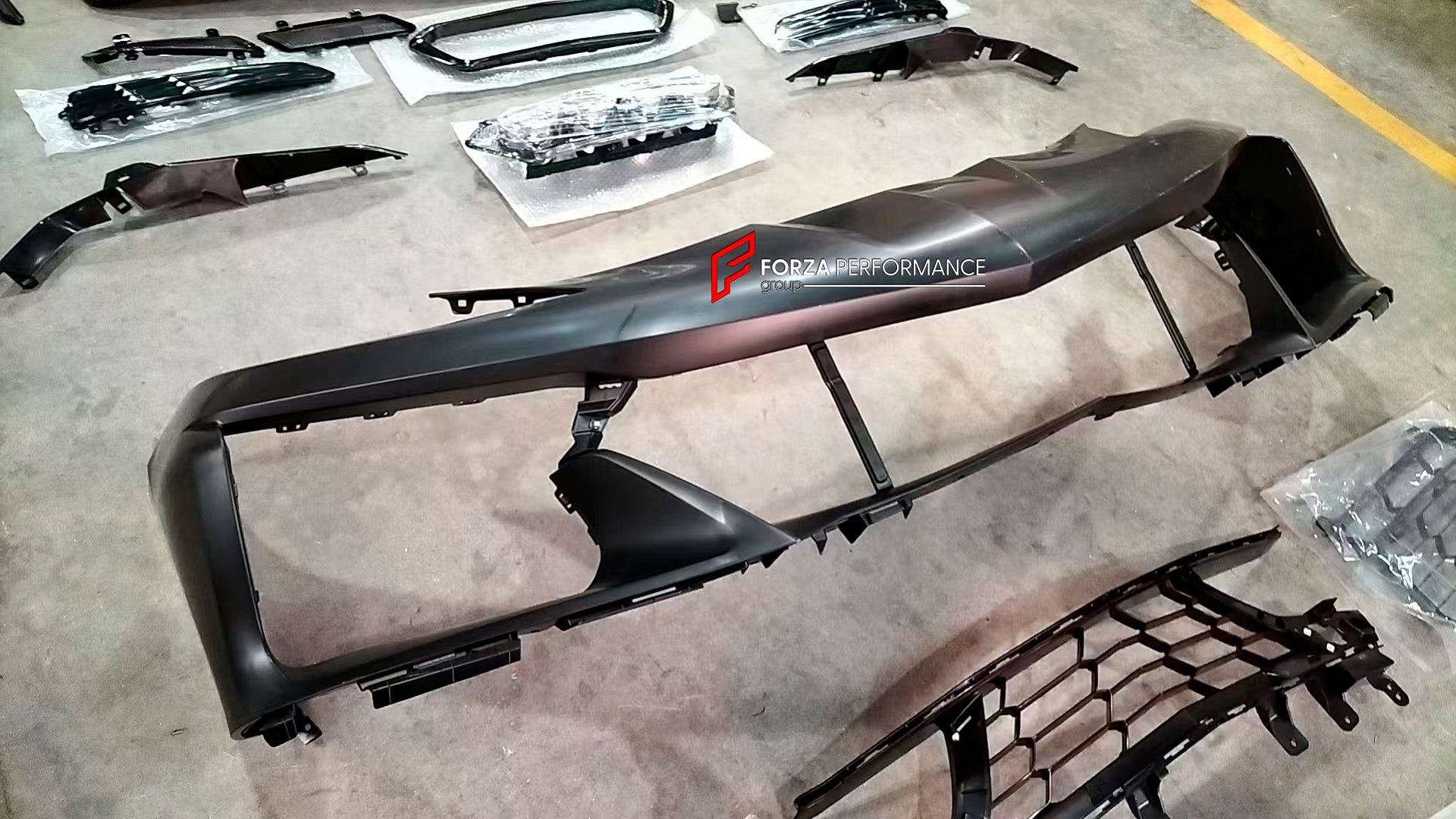 CONVERSION BODY KIT for CHEVROLET CORVETTE C8 STINGRAY 2020+ UPGRADE to Z06 FACELIFT

Set includes:


Front Bumper Assembly
Front Fenders
Air Vent Trims
Side Skirts
Rear Fenders
Rear Bumper Assembly
Rear Spoiler

Material: Plastic PP + Aluminum

Note: Professional installation is required.