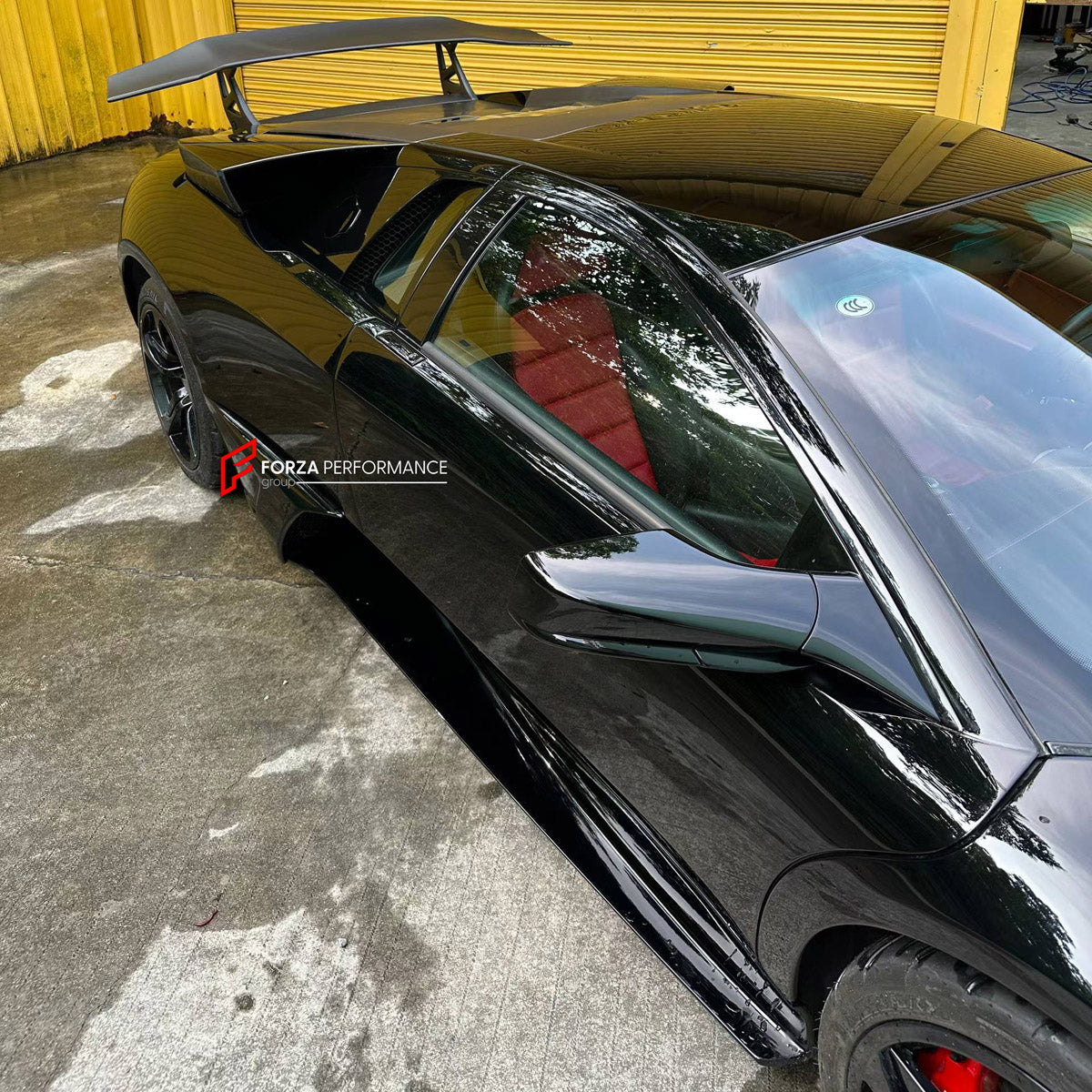 CONVERSION BODY KIT for LAMBORGHINI MURCIELAGO FACELIFT LP640 2006 - 2010 UPGRADE to LP670-4 SV 2009 - 2010 FORZA PERFORMANCE custom fit SV Style

Set includes:
Front Lip
Headlights
Side Skirts
Rear Spoiler Wing
Engine Cover
Rear Diffuser

Material: Plastic

NOTE: Professional installation is required.