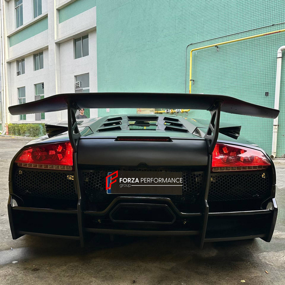CONVERSION BODY KIT for LAMBORGHINI MURCIELAGO FACELIFT LP640 2006 - 2010 UPGRADE to LP670-4 SV 2009 - 2010 FORZA PERFORMANCE custom fit SV Style

Set includes:
Front Lip
Headlights
Side Skirts
Rear Spoiler Wing
Engine Cover
Rear Diffuser

Material: Plastic

NOTE: Professional installation is required.