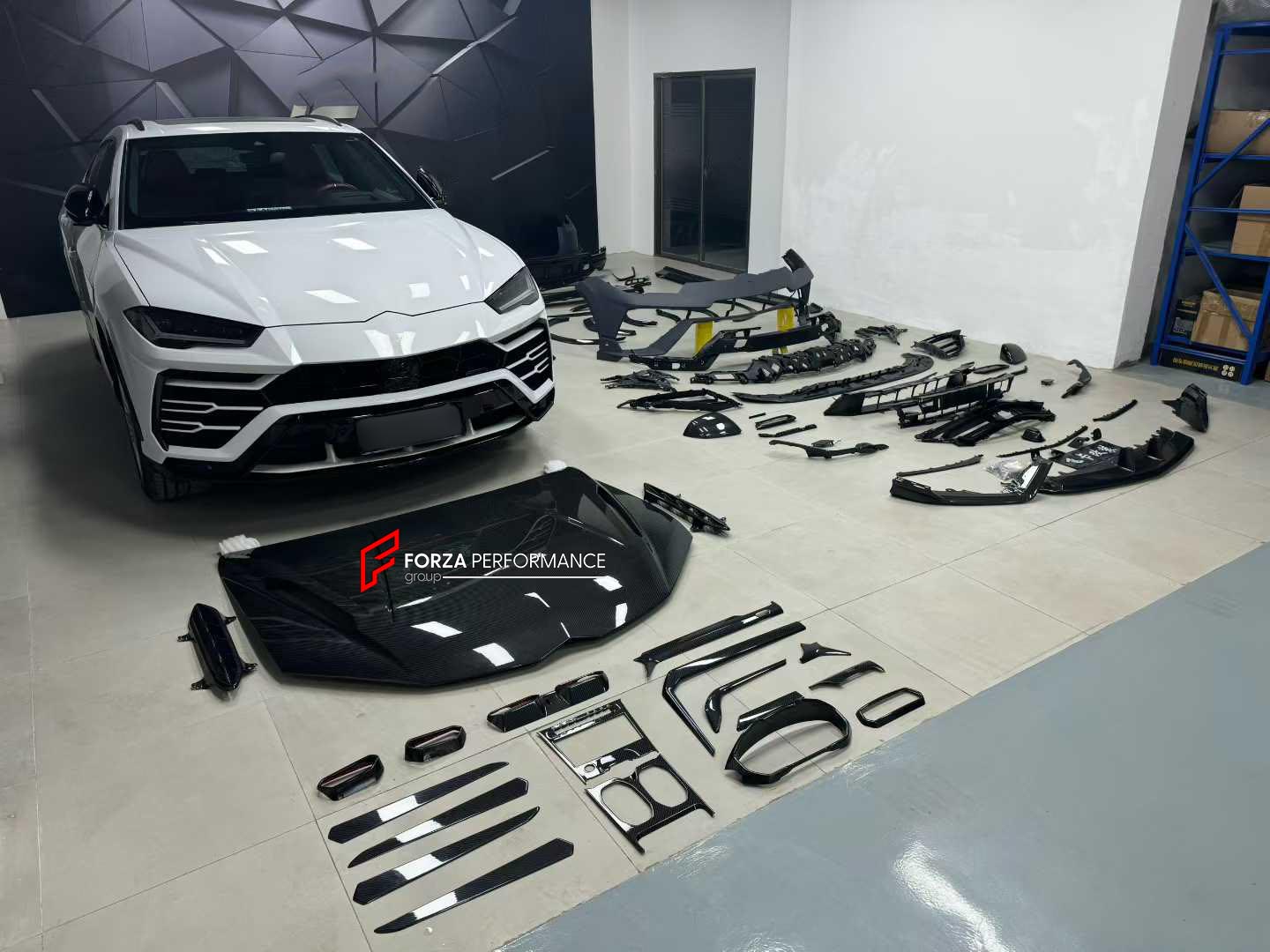 CONVERSION BODY KIT for LAMBORGHINI URUS 2018 - 2022 upgrade to PERFORMANTE

Set includes:

Front Lip
Front Bumper Assembly
Hood
Fender Flares
Side Mirror Covers
Side Skirts
Rear Trunk Spoiler
Roof Spoiler
Rear Bumper Asembly
Rear Diffuser
Interior Covers
Interior Trims

Material: Plastic + Carbon

Note: Professional installation is required.