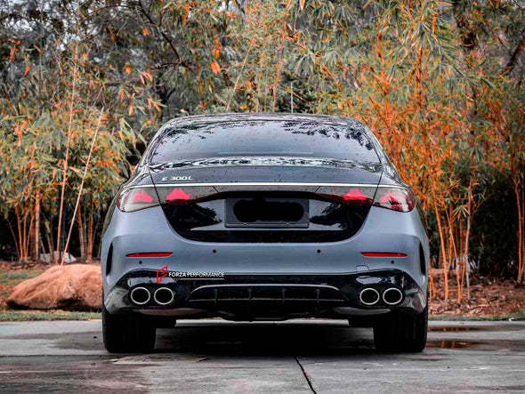 CONVERSION BODY KIT for MERCEDES BENZ E CLASS W214 E350 E450 2023+ UPGRADE to AMG W214 E53 2024+

Set includes:

Front Bumper
Side Skirts
Rear Bumper
Rear Diffuser
Exhaust Tips

Material: Plastic

NOTE: Professional installation is required.