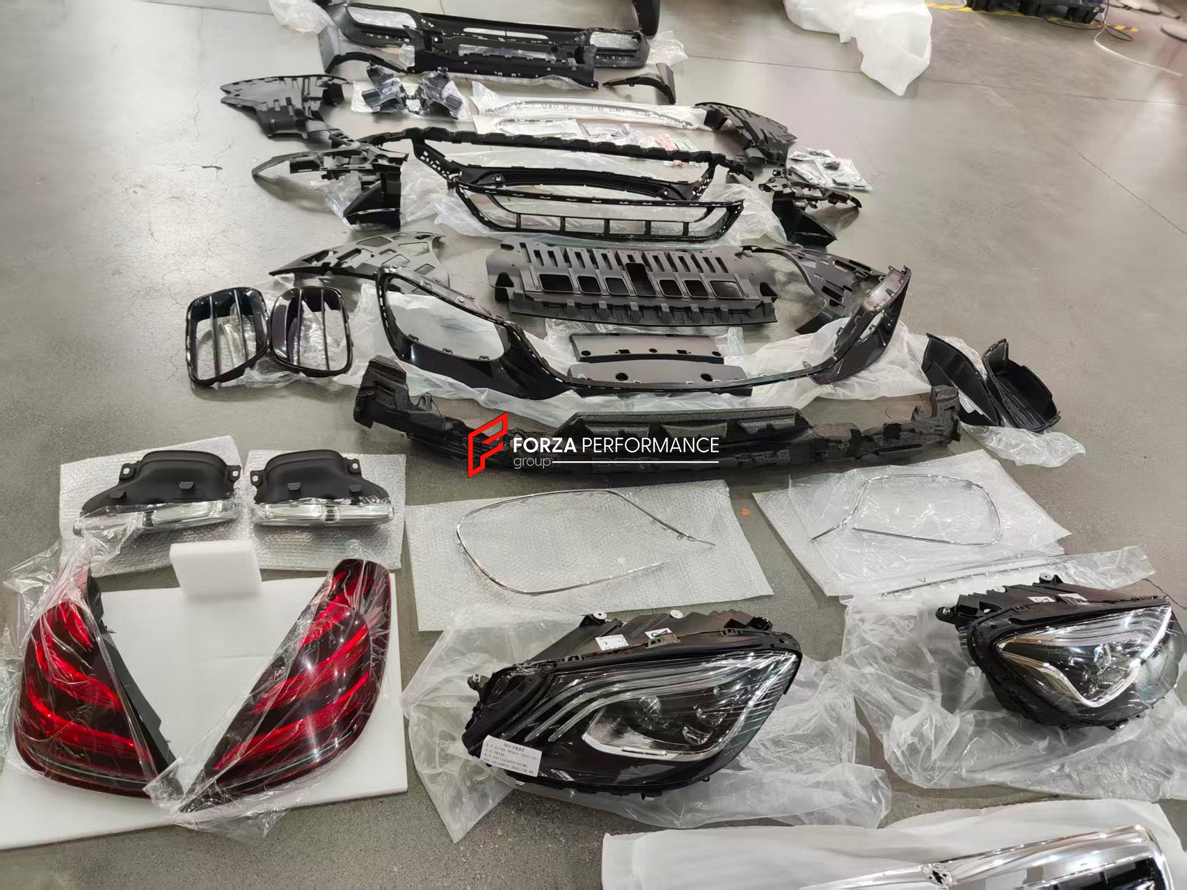 CONVERSION BODY KIT for MERCEDES BENZ S CLASS W222 2014 - 2020 UPGRADE to AMG S CLASS S63 S65 FACELIFT 2017 - 2020



Set includes:

AMG Front Bumper
AMG Rear Bumper
AMG Side Skirts
AMG Front Grille

NOTE: Professional installation is required