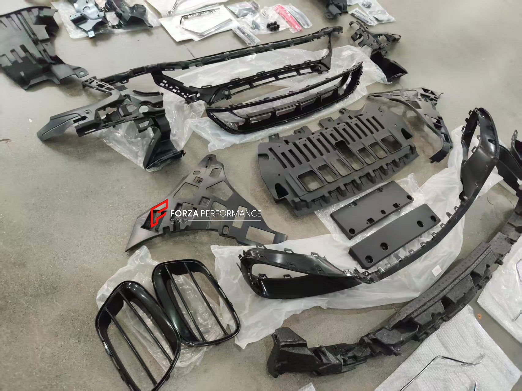 CONVERSION BODY KIT for MERCEDES BENZ S CLASS W222 2014 - 2020 UPGRADE to AMG S CLASS S63 S65 FACELIFT 2017 - 2020



Set includes:

AMG Front Bumper
AMG Rear Bumper
AMG Side Skirts
AMG Front Grille

NOTE: Professional installation is required