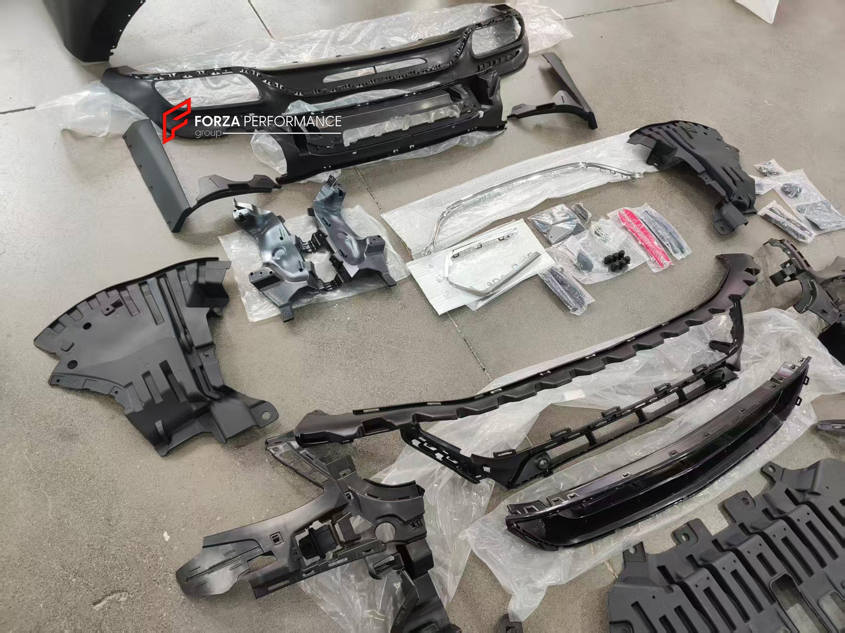 CONVERSION BODY KIT for MERCEDES BENZ S CLASS W222 2014 - 2020 UPGRADE to AMG S CLASS S63 S65 FACELIFT 2017 - 2020



Set includes:

AMG Front Bumper
AMG Rear Bumper
AMG Side Skirts
AMG Front Grille

NOTE: Professional installation is required