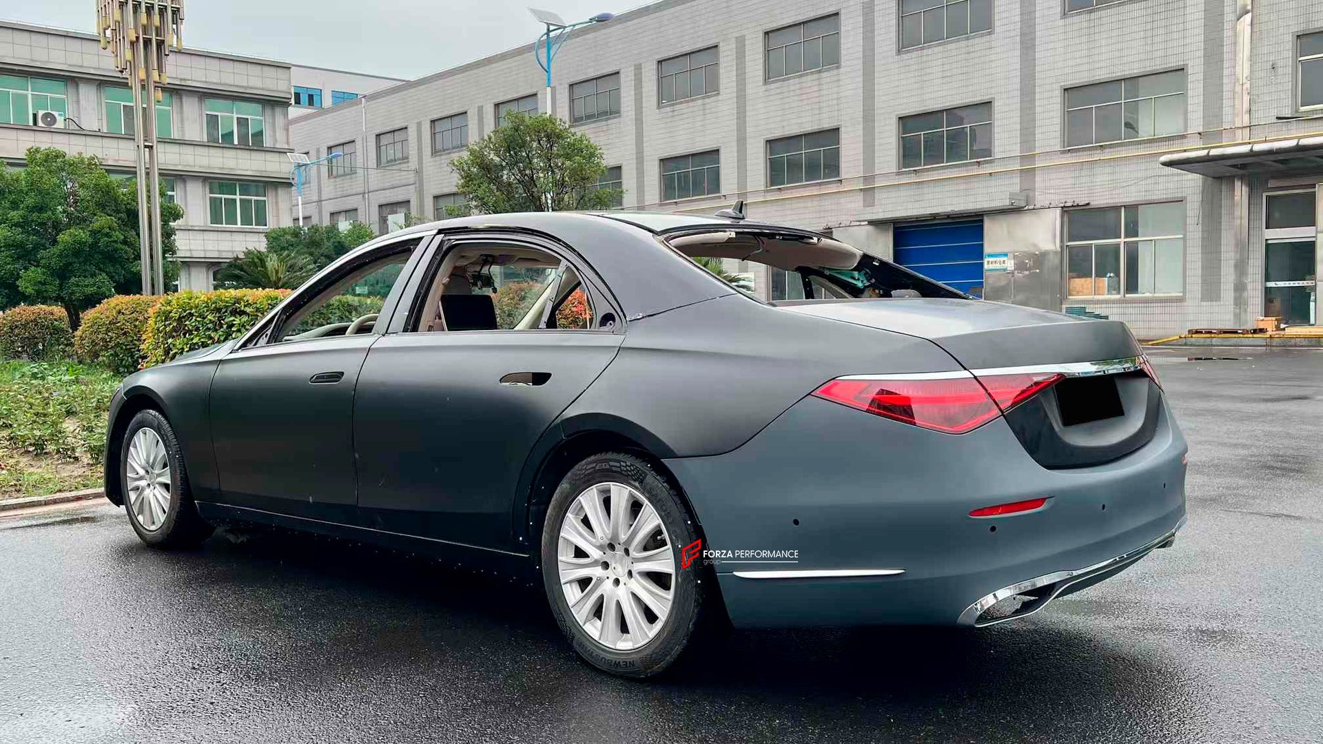 CONVERSION BODY KIT for MERCEDES-BENZ W222 2014 - 2020 UPGRADE to X223 W223 S680 MAYBACH 2022+




Set includes:

Front Bumper Assembly
Front Grille with Meshes
Hood/Bonnet
Headlights
Side Mirror Covers
Front Fenders
Doors
Side Quarter Panels
Rear Trunk
Rear Taillights
Rear Bumper Assembly
Exhaust Tips

Material: FRP Fiberglass

NOTE: Professional installation is required