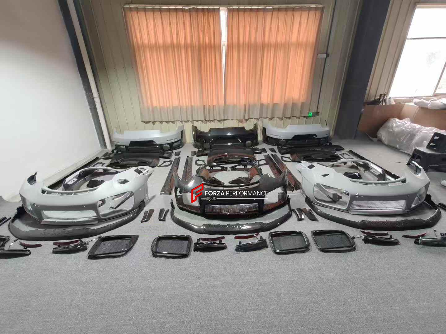 CONVERSION BODY KIT for PORSCHE 911 991.1 991.2 TURBO S 2011 - 2019 TO GT2RS

Set includes:

Front Bumper Assembly
Front Vent Cover
Hood Bonnet
Front Fenders
Side Skirts
Rear Fenders Vents
Rear Engine Cover
Rear Spoiler
Rear Bumper Assembly


Material: Plastic + Caron

NOTE: Professional installation is required