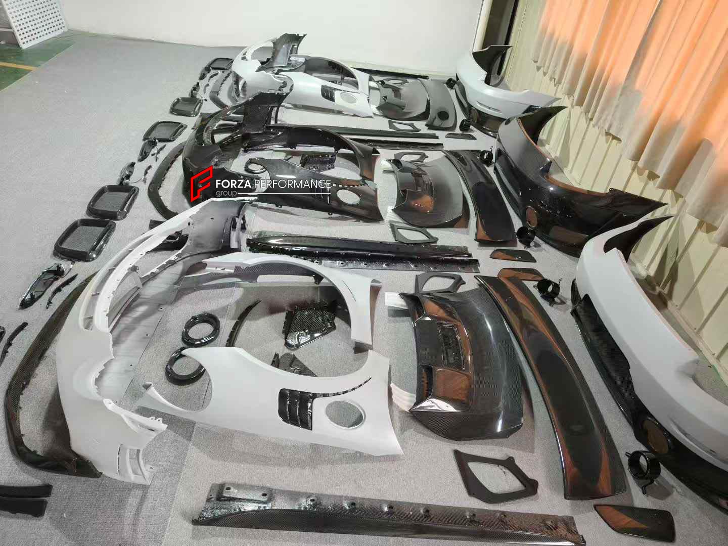 CONVERSION BODY KIT for PORSCHE 911 991.1 991.2 TURBO S 2011 - 2019 TO GT2RS

Set includes:

Front Bumper Assembly
Front Vent Cover
Hood Bonnet
Front Fenders
Side Skirts
Rear Fenders Vents
Rear Engine Cover
Rear Spoiler
Rear Bumper Assembly


Material: Plastic + Caron

NOTE: Professional installation is required