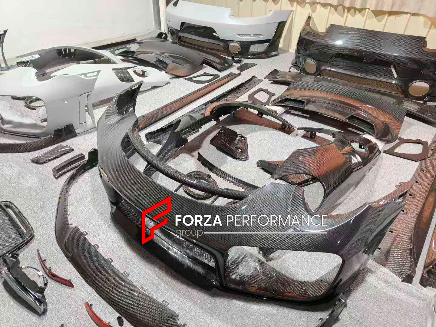 CONVERSION BODY KIT for PORSCHE 911 991.1 991.2 TURBO S 2011 - 2019 TO GT2RS

Set includes:

Front Bumper Assembly
Front Vent Cover
Hood Bonnet
Front Fenders
Side Skirts
Rear Fenders Vents
Rear Engine Cover
Rear Spoiler
Rear Bumper Assembly


Material: Plastic + Caron

NOTE: Professional installation is required