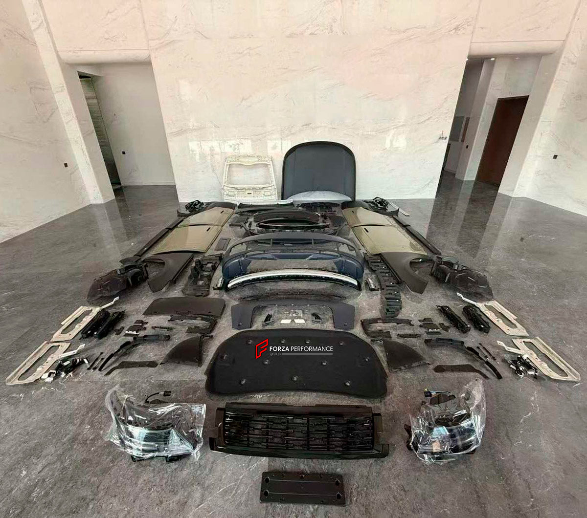 CONVERSION UPGRADE FACELIFT OLD TO NEW BODY KIT for Land Rover Range Rover Vogue L405 2012 - 2017 to Vogue L460 2021+
Set includes:

Front Lip
Front Bumper Assembly
Front Grille
Hood Bonnet
Front Fenders
Side Skirts
Door Panels
Body Side Door Moldings
Rear Fenders
Roof Spoiler
Rear Bumper Assembly
Rear Diffuser
Material: Plastic

NOTE: Professional installation is required.