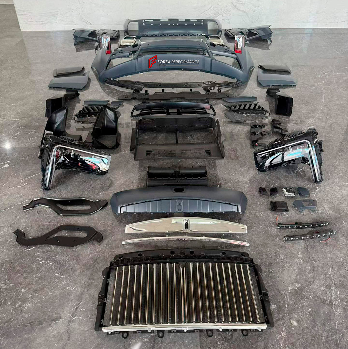 CONVERSION UPGRADE FACELIFT OLD TO NEW BODY KIT for Rolls Royce Cullinan Series I 2018 - 2024 to Cullinan Series II Facelift 2025+
Set includes:

Front Bumper Assembly
Front Grille
Front Headlights
Rear Bumper Assembly
Tail Lights
Exhaust Tips
Material: Plastic

NOTE: Professional installation is required.