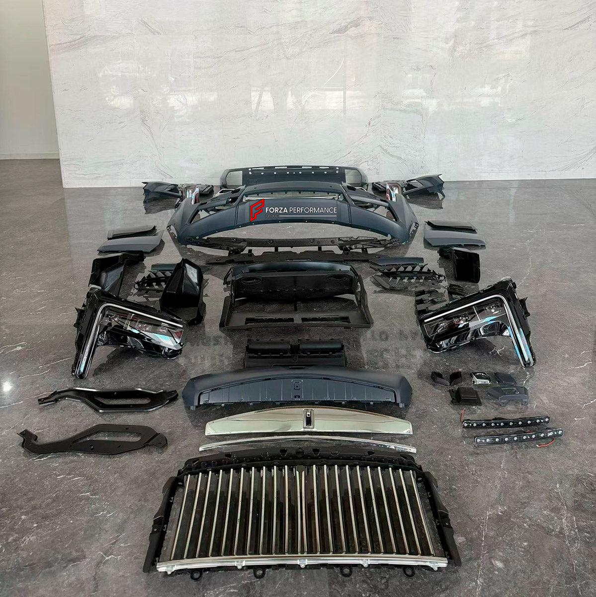 CONVERSION UPGRADE FACELIFT OLD TO NEW BODY KIT for Rolls Royce Cullinan Series I 2018 - 2024 to Cullinan Series II Facelift 2025+
Set includes:

Front Bumper Assembly
Front Grille
Front Headlights
Rear Bumper Assembly
Tail Lights
Exhaust Tips
Material: Plastic

NOTE: Professional installation is required.