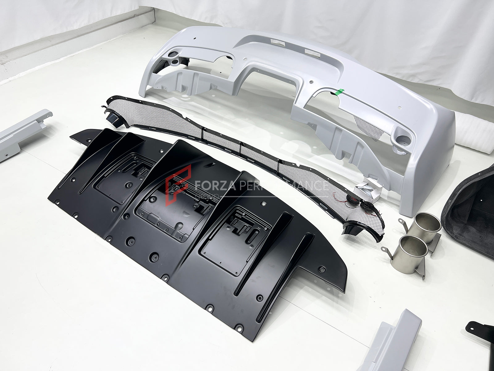 CONVERSION CARBON BODY KIT for FERRARI 458 2010 - 2016 UPGRADE to SPECIALE 2013 - 2016


Set includes:
Front Bumper
Front Bumper Trims
Front Hood
Side Skirts
Rear Trims
Rear Bumper
Rear Diffuser