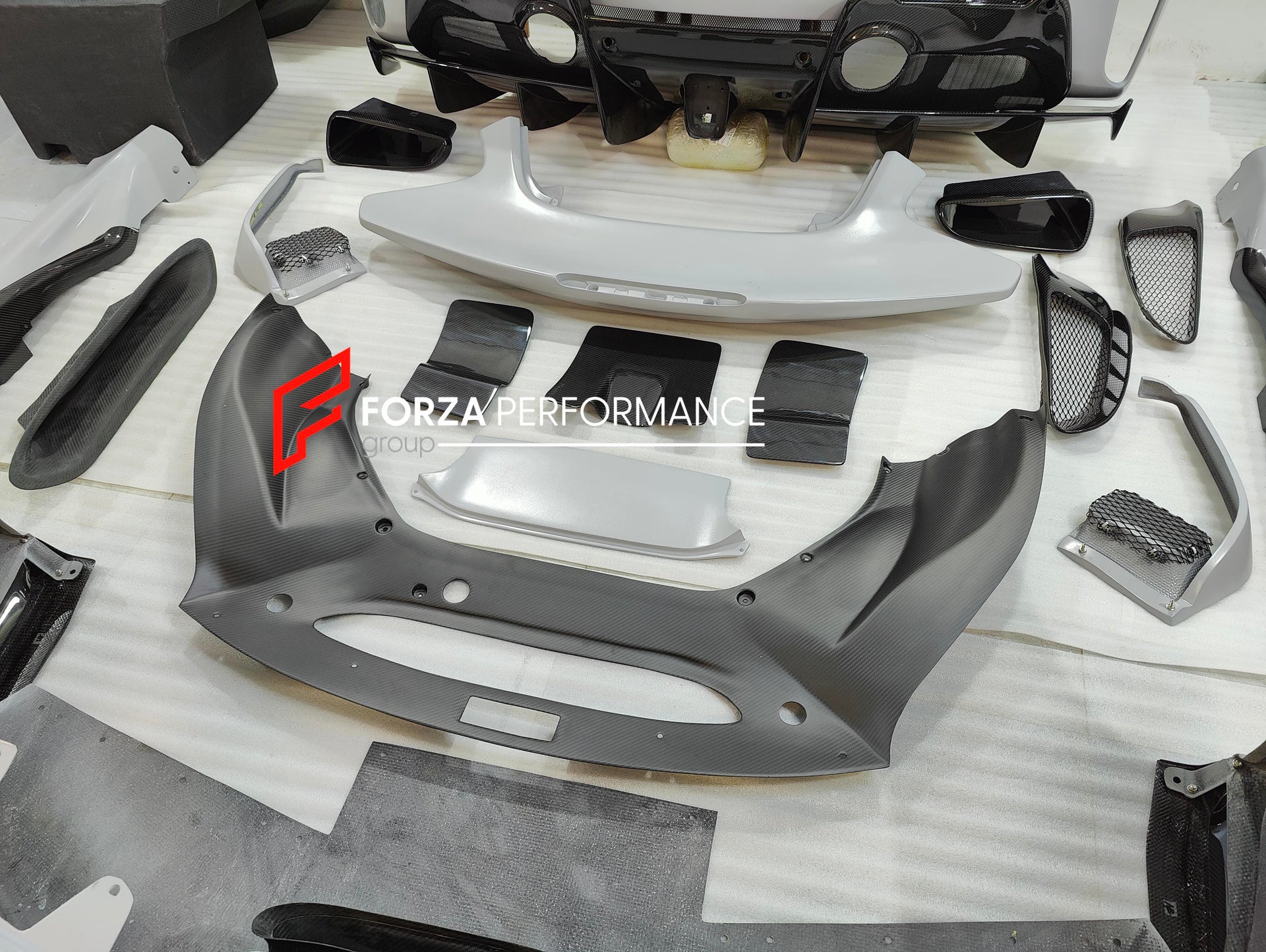 CONVERSION CARBON BODY KIT FOR FERRARI 488 2015 - 2020 upgrade to PISTA