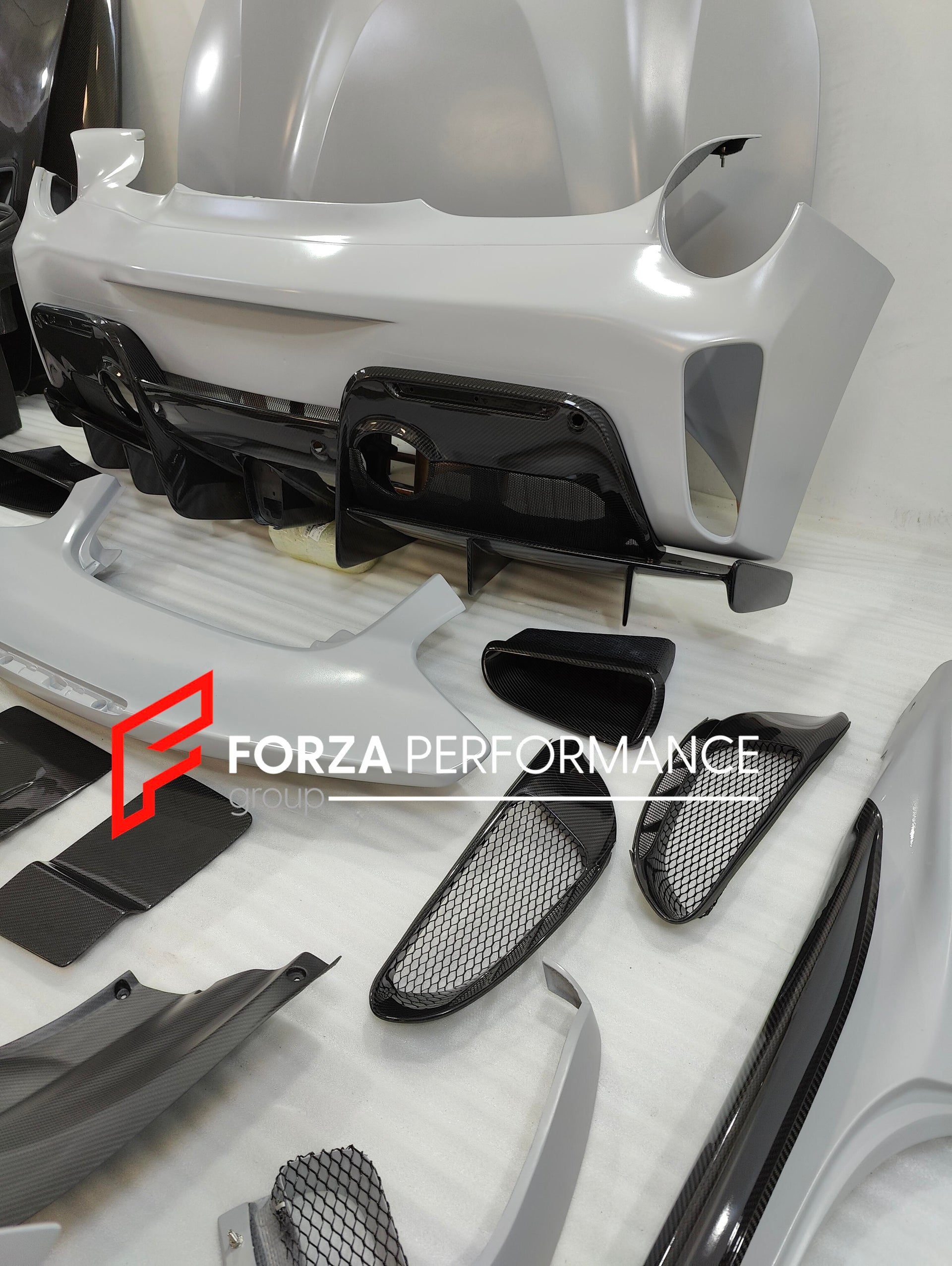 CONVERSION CARBON BODY KIT FOR FERRARI 488 2015 - 2020 upgrade to PISTA