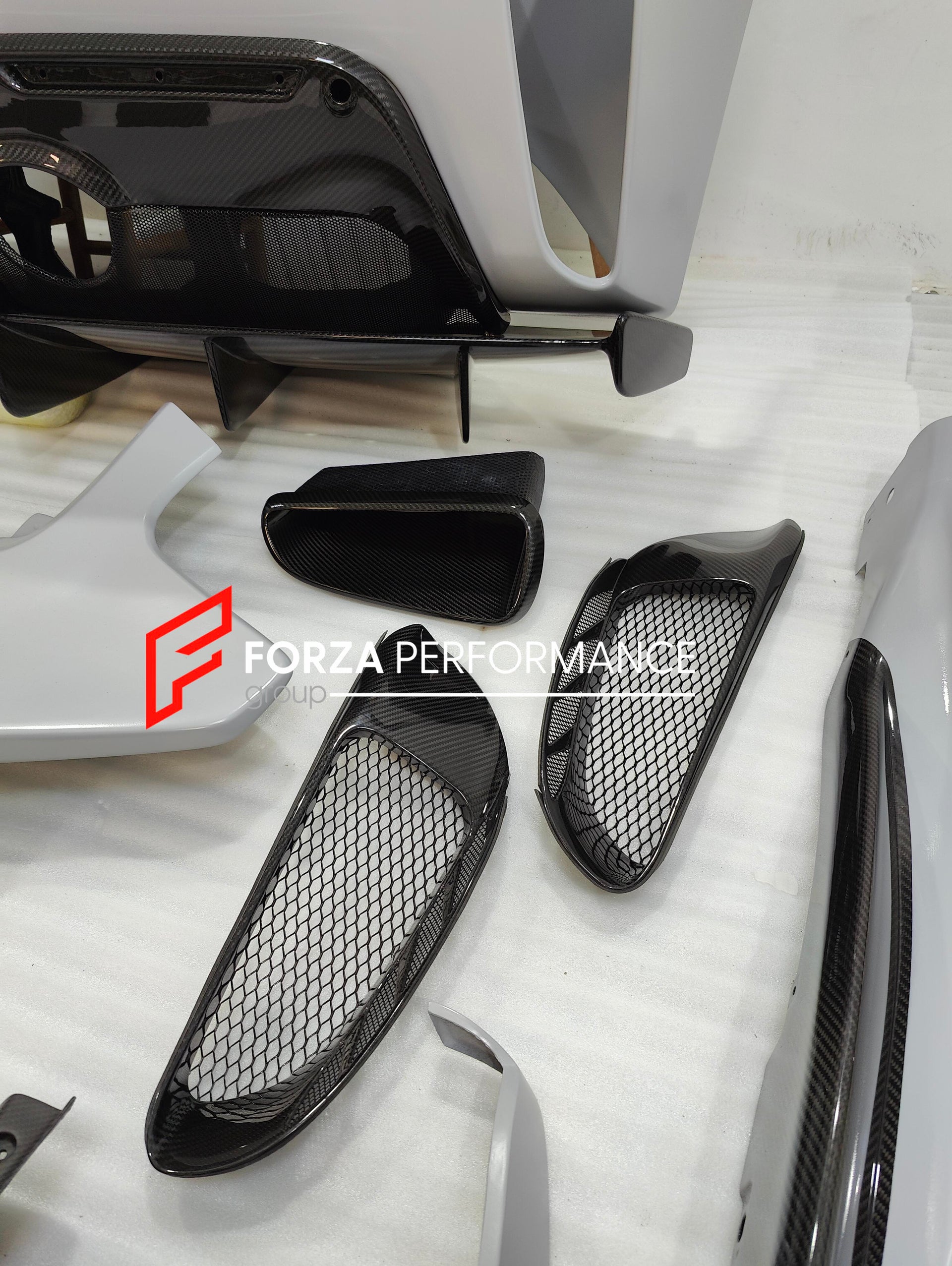 CONVERSION CARBON BODY KIT FOR FERRARI 488 2015 - 2020 upgrade to PISTA