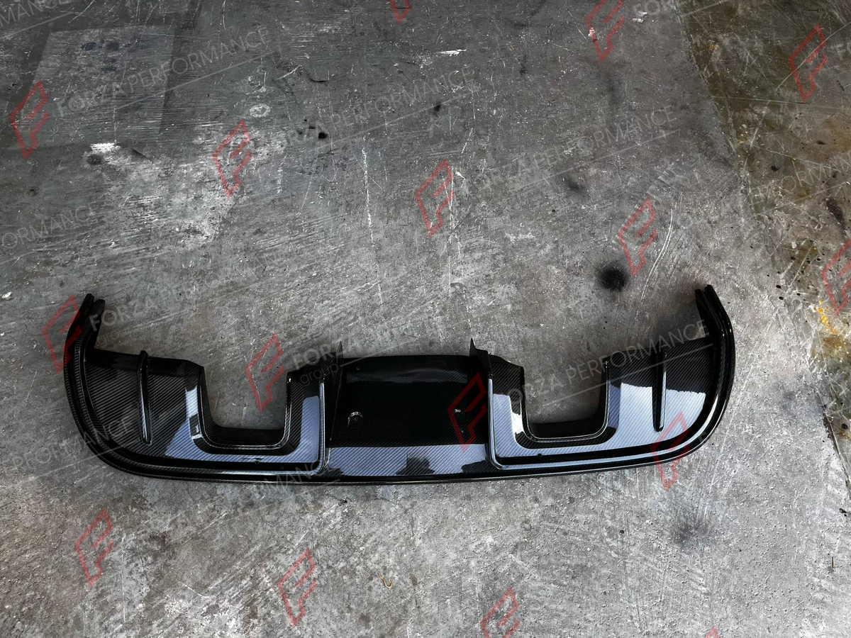 CONVERSION CARBON REAR DIFFUSER for PORSCHE 718 982 CAYMAN BOXSTER 2016 - 2025 UPGRADE to 718 GT4 RS 2022 - 2025 FORZA PERFORMANCE custom fit GT4 RS Style

Set includes:
Rear Diffuser

Material: Carbon

NOTE: Professional installation is required.
